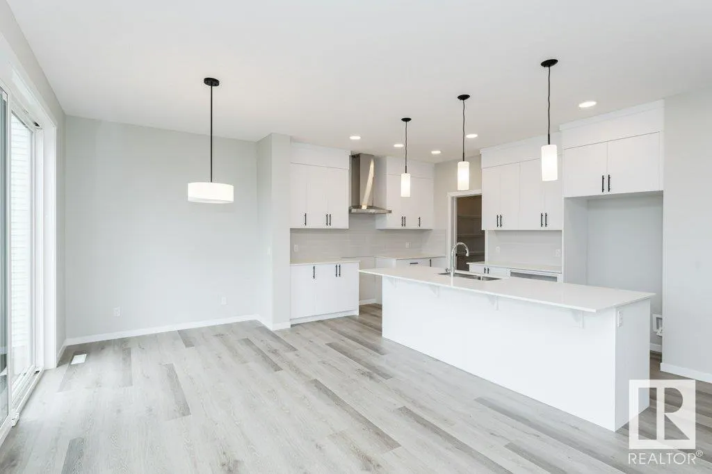 3945 WREN Loop