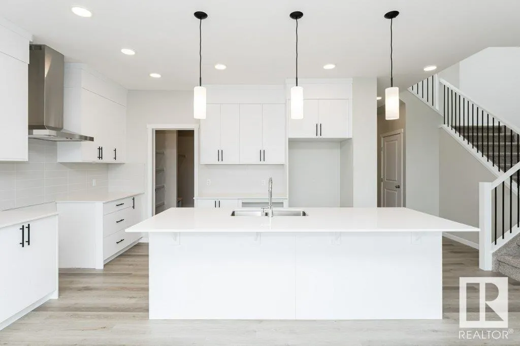 3945 WREN Loop