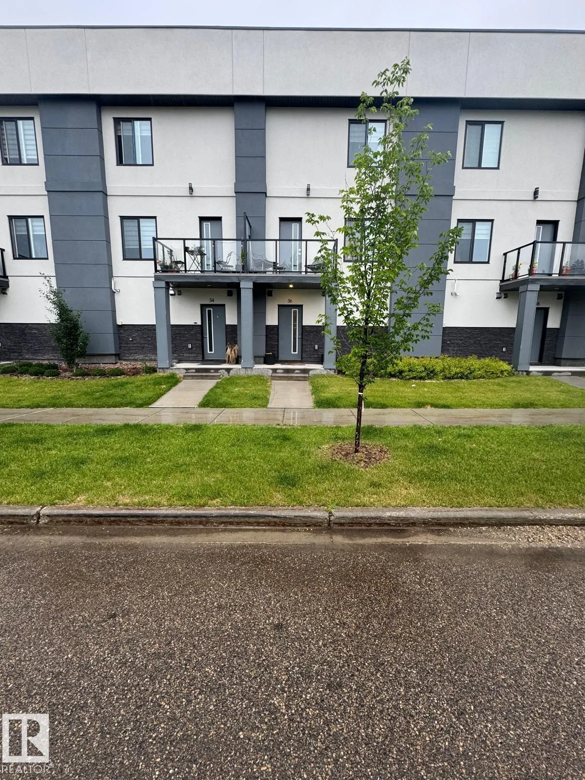 10 SALISBURY Way