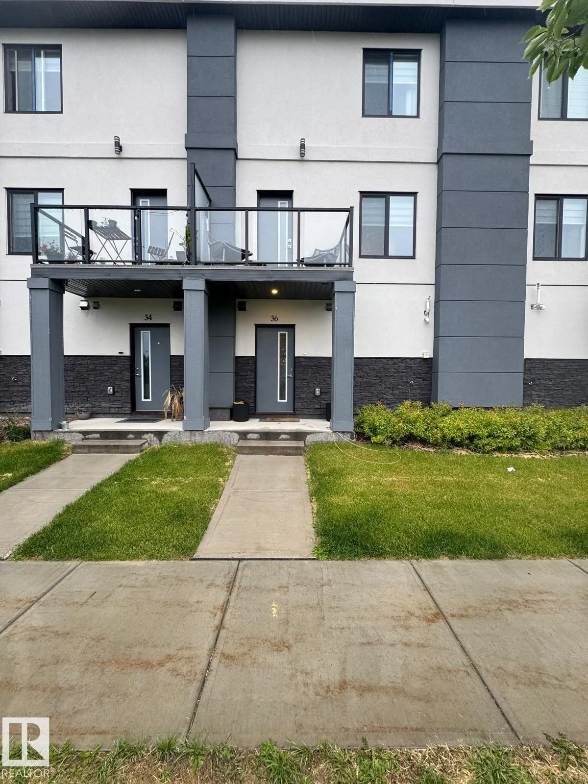 10 SALISBURY Way