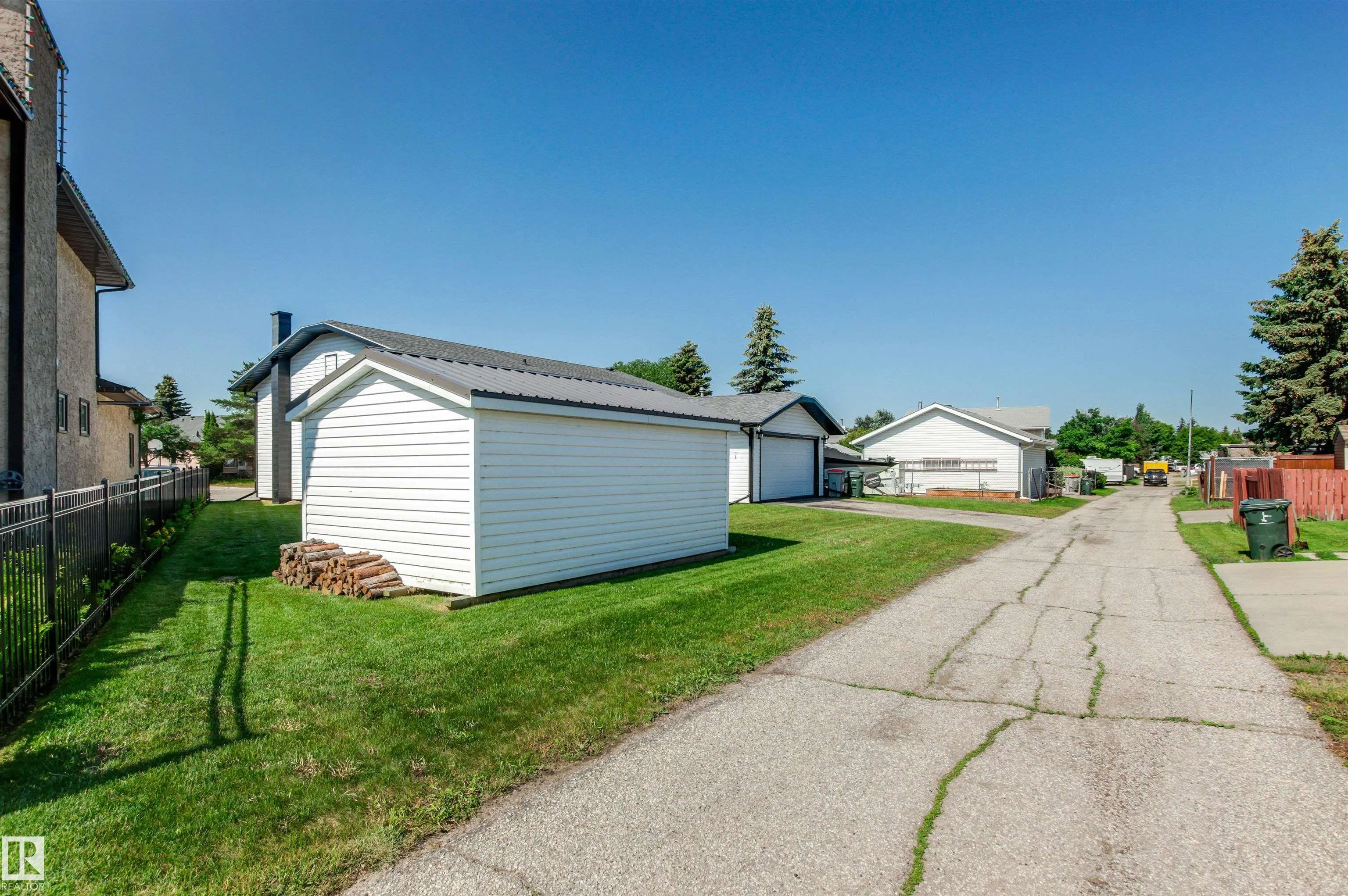63 GLENWOOD Crescent