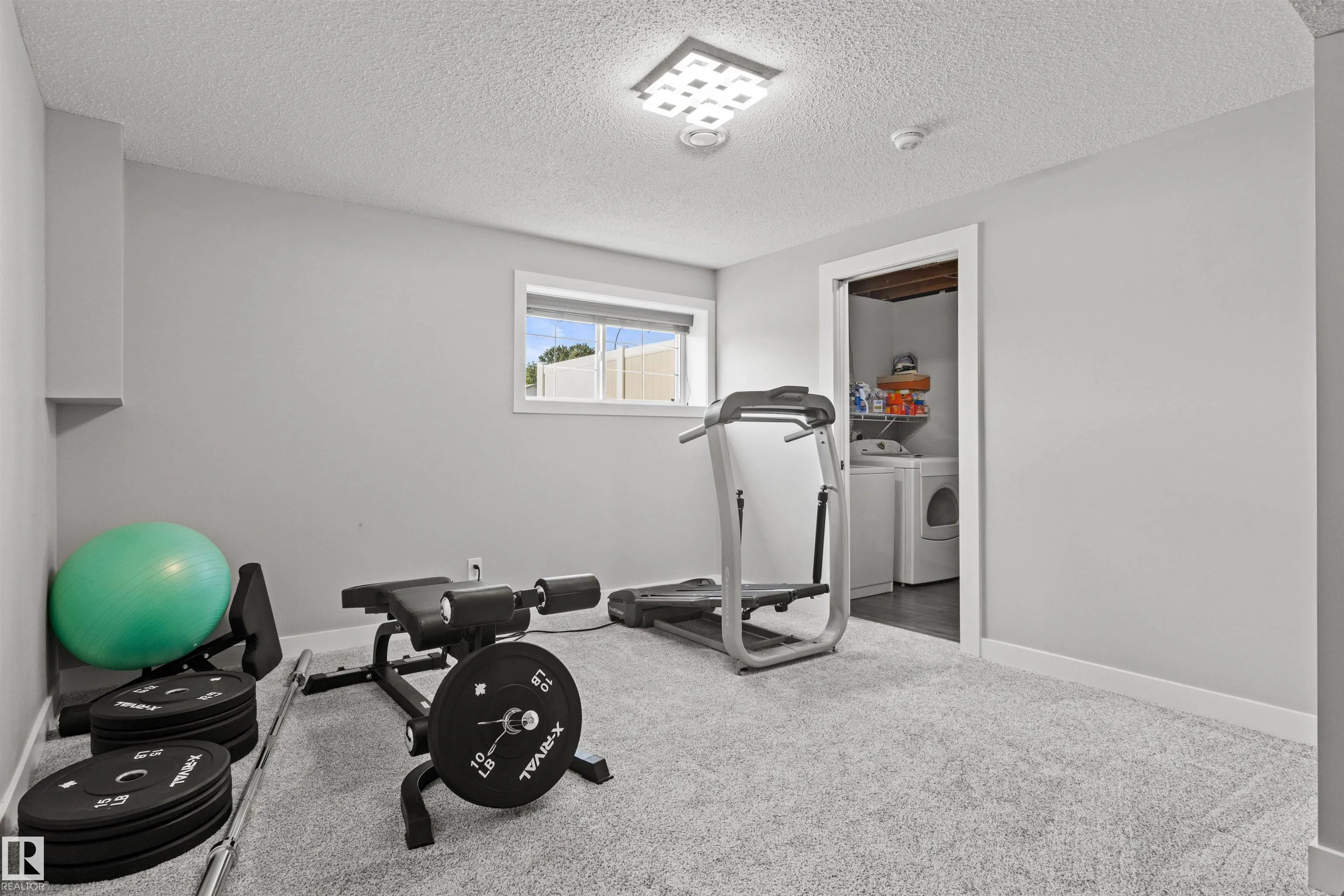 63 GLENWOOD Crescent