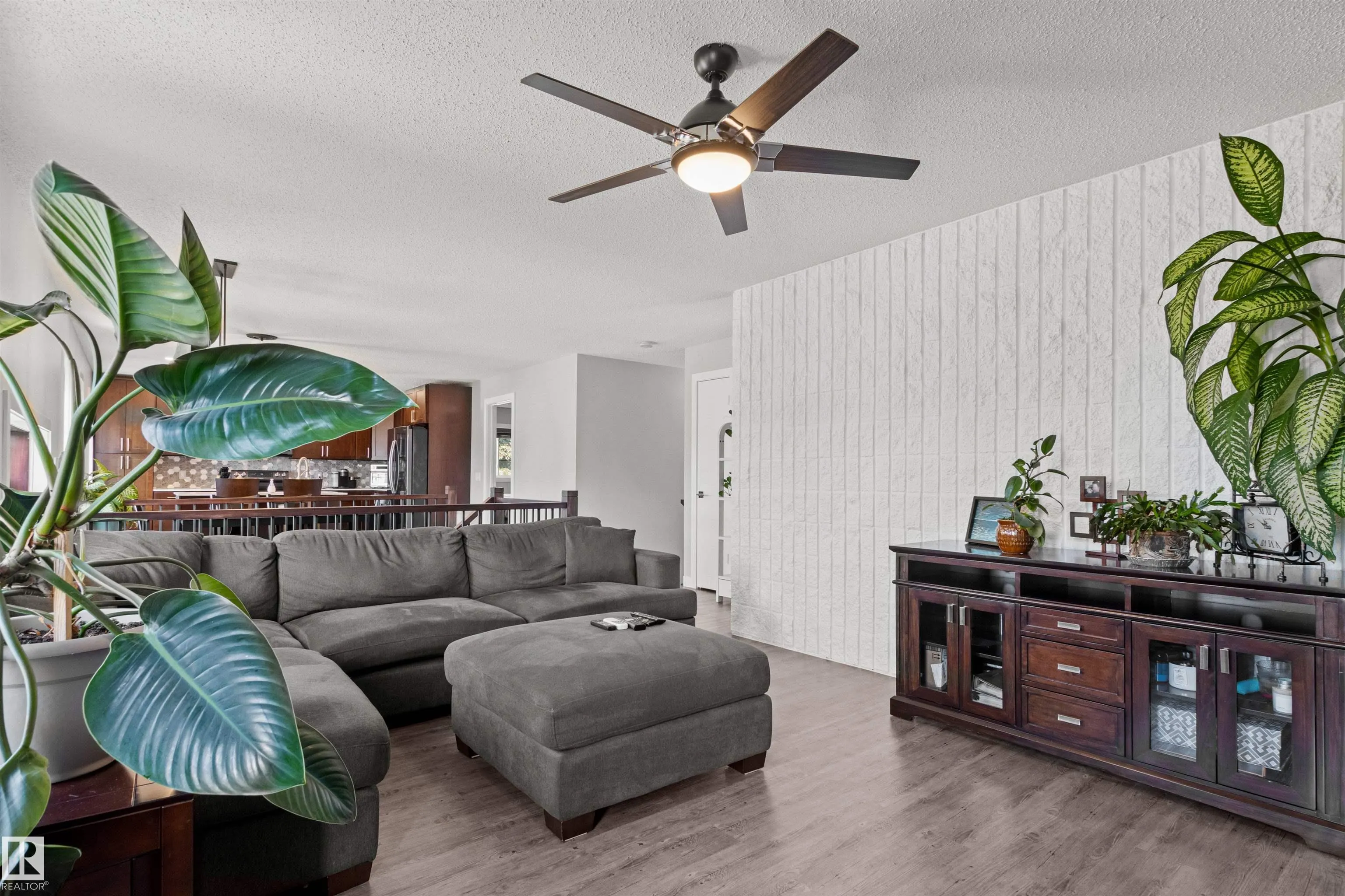 63 GLENWOOD Crescent