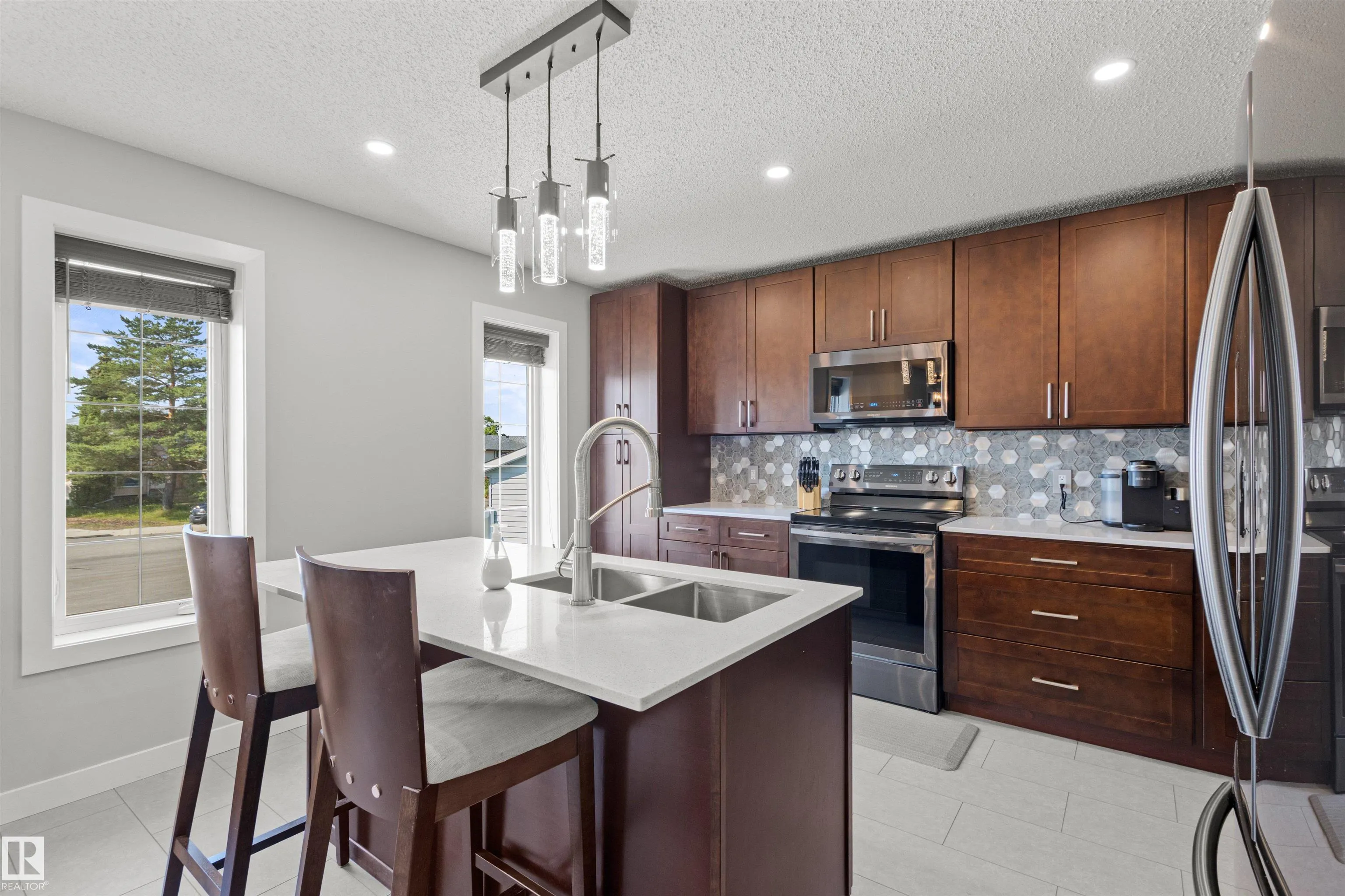 63 GLENWOOD Crescent