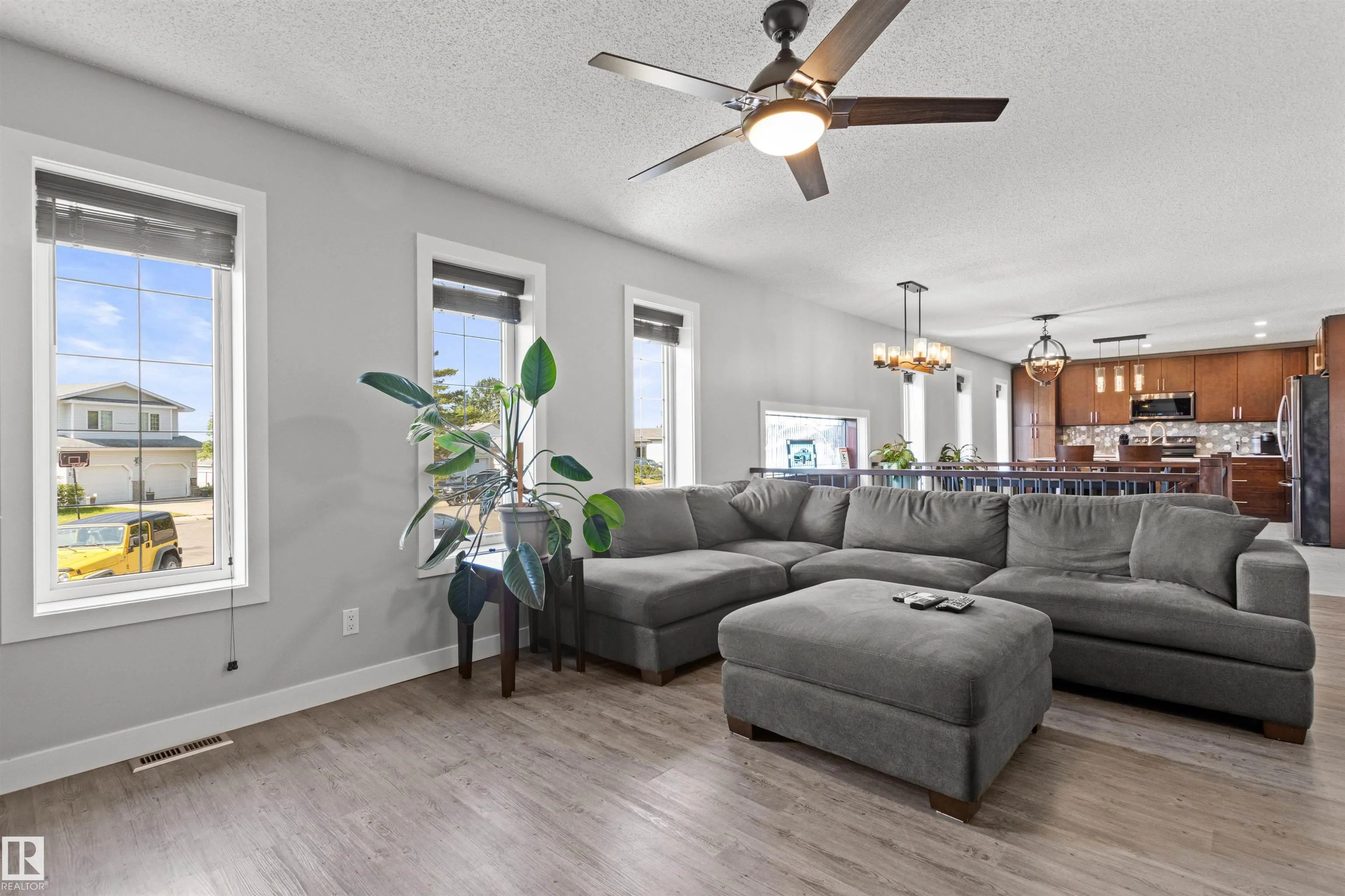 63 GLENWOOD Crescent