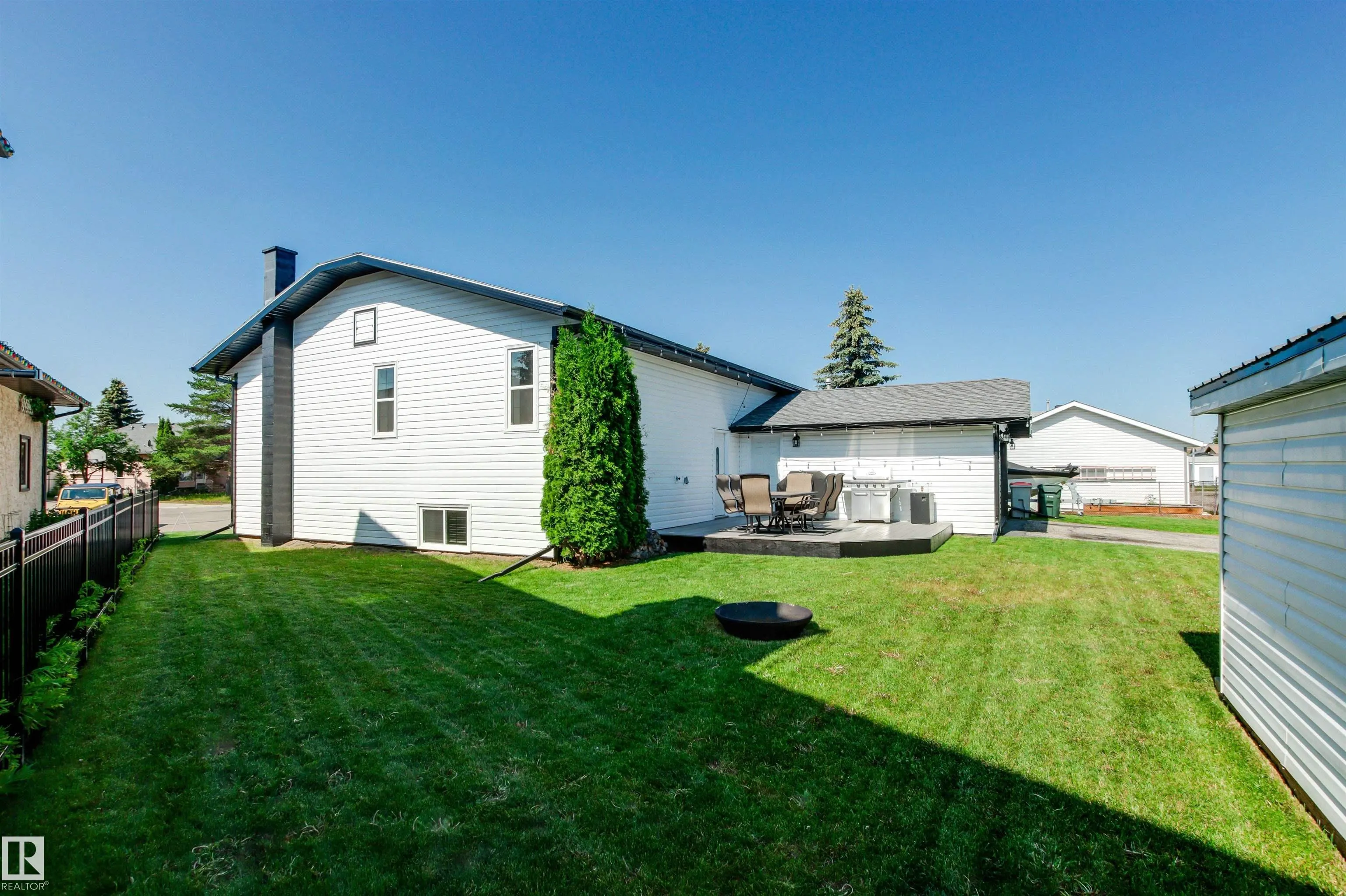 63 GLENWOOD Crescent