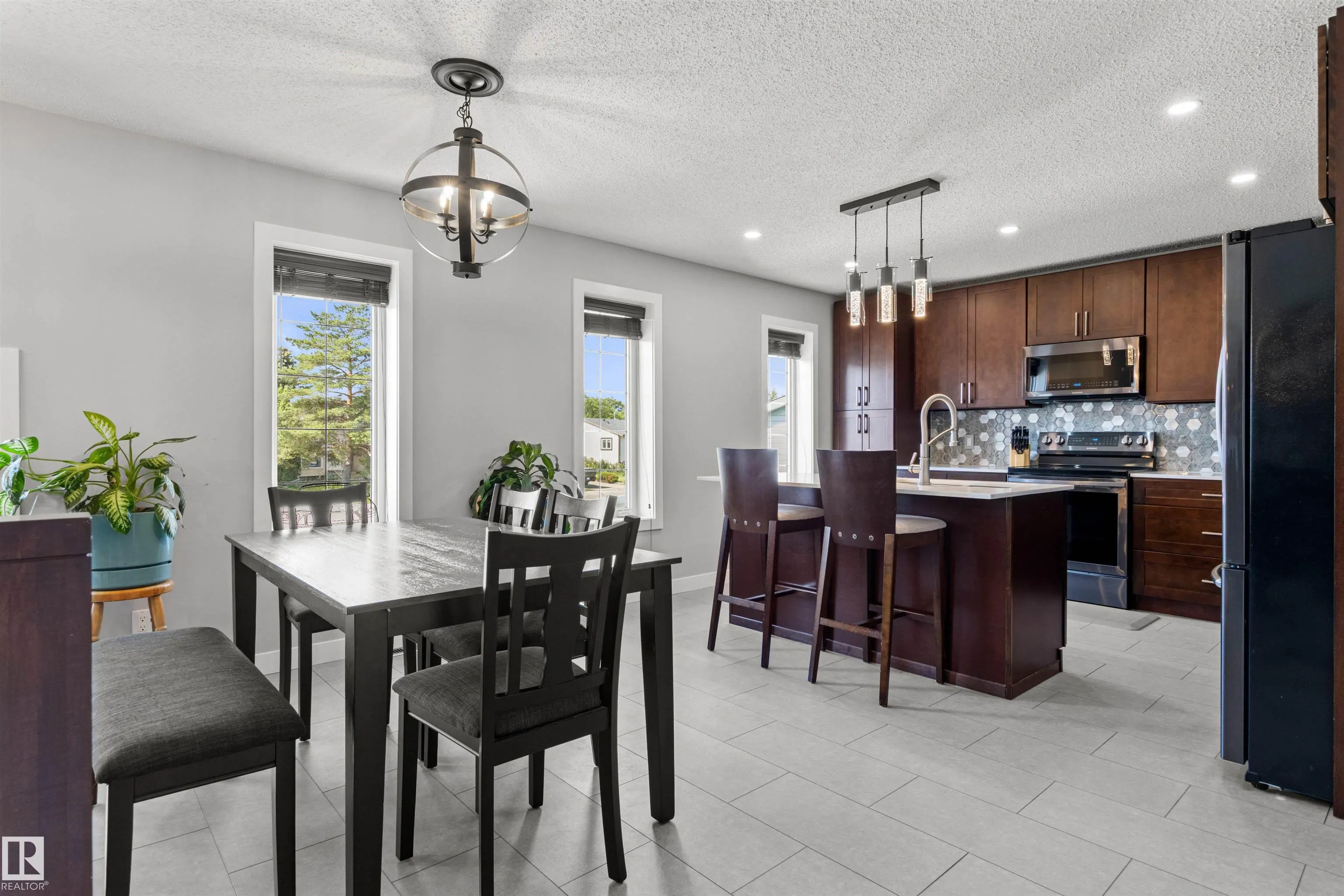 63 GLENWOOD Crescent