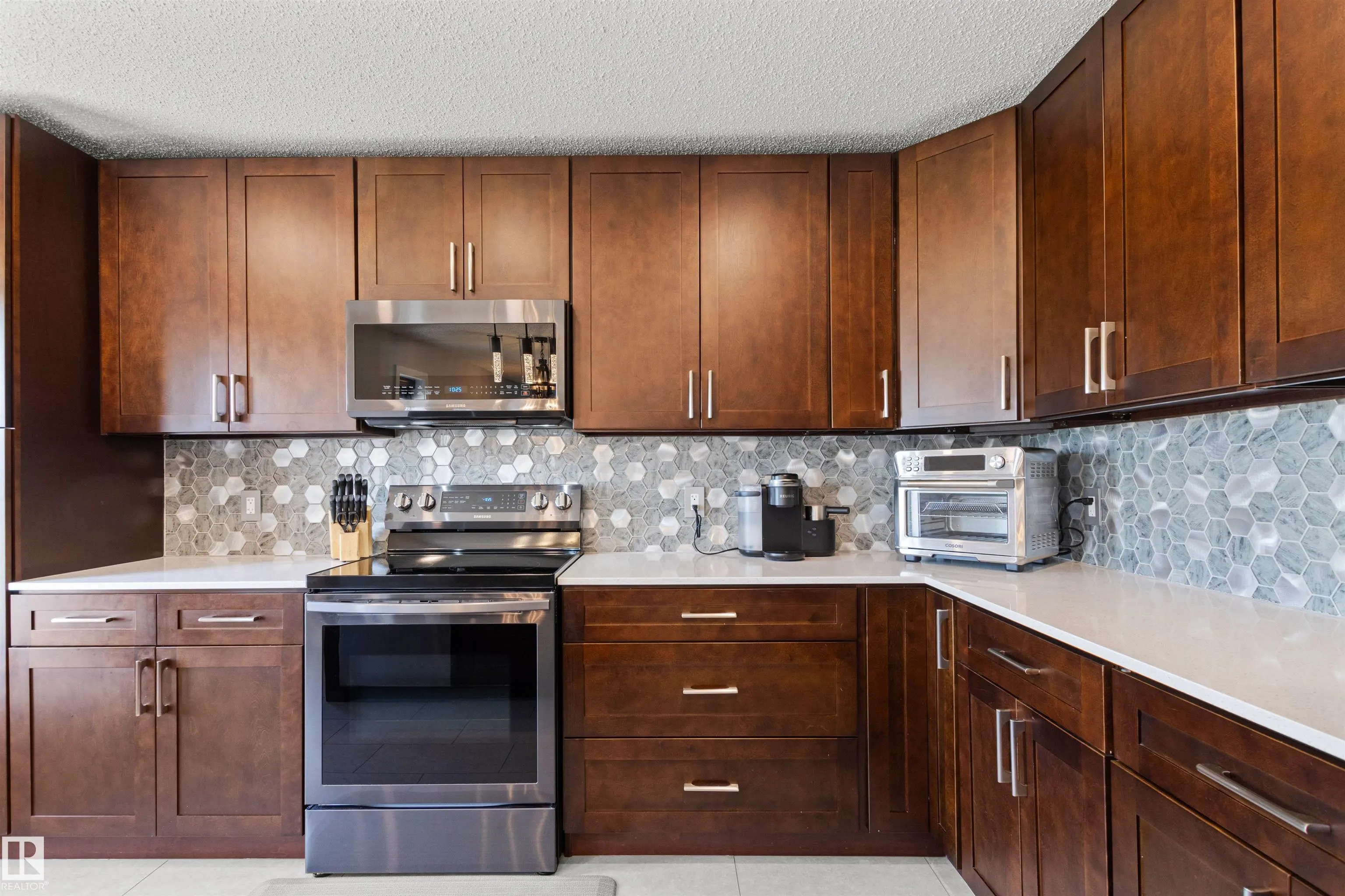63 GLENWOOD Crescent