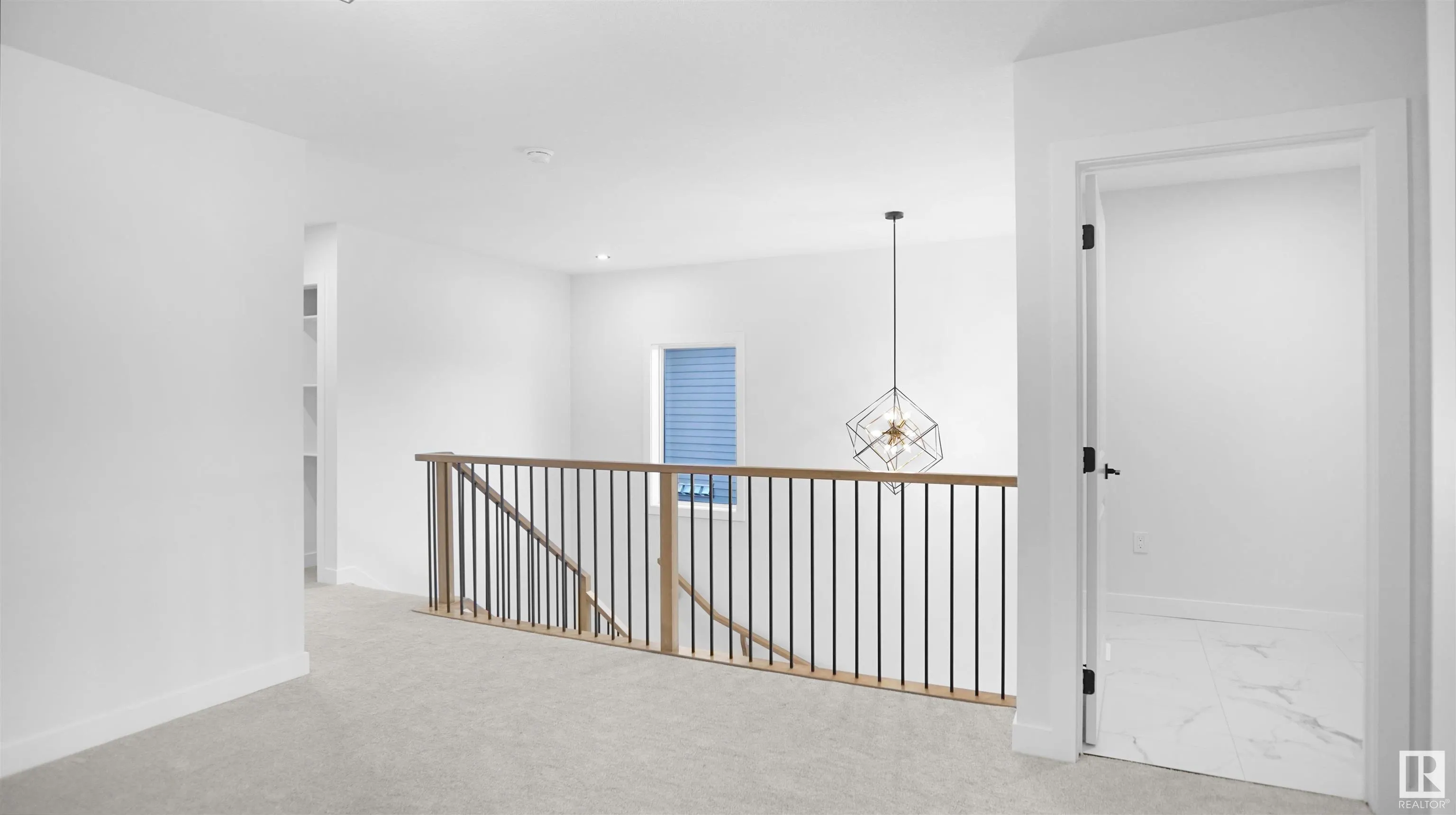 4 AXELWOOD CRESENT