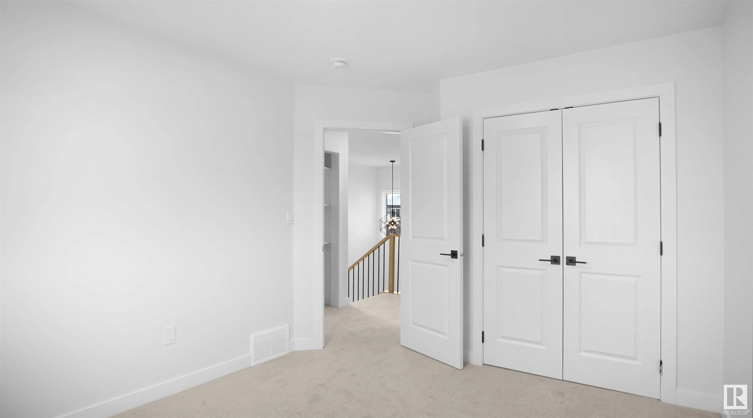 4 AXELWOOD CRESENT