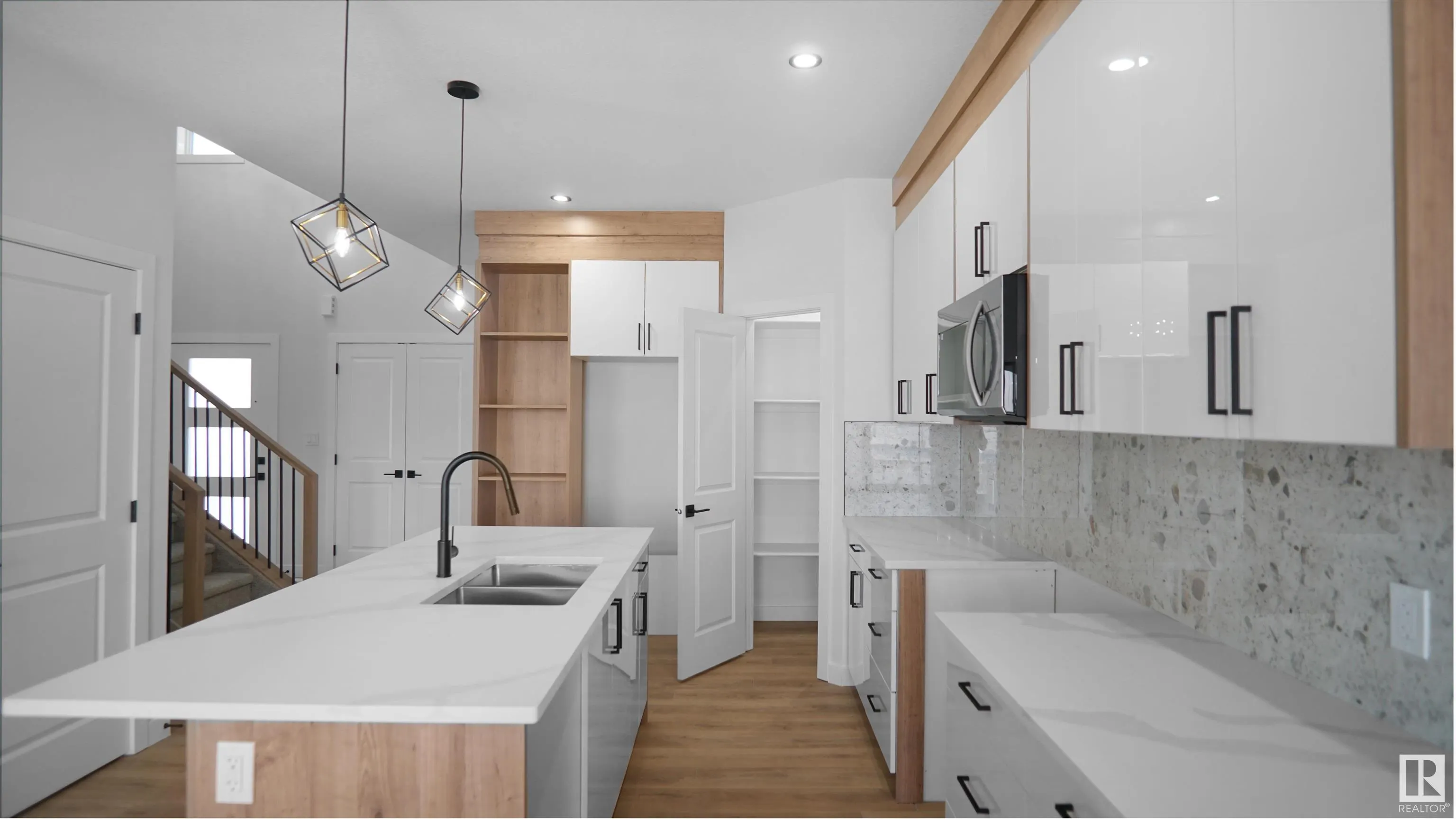 4 AXELWOOD CRESENT