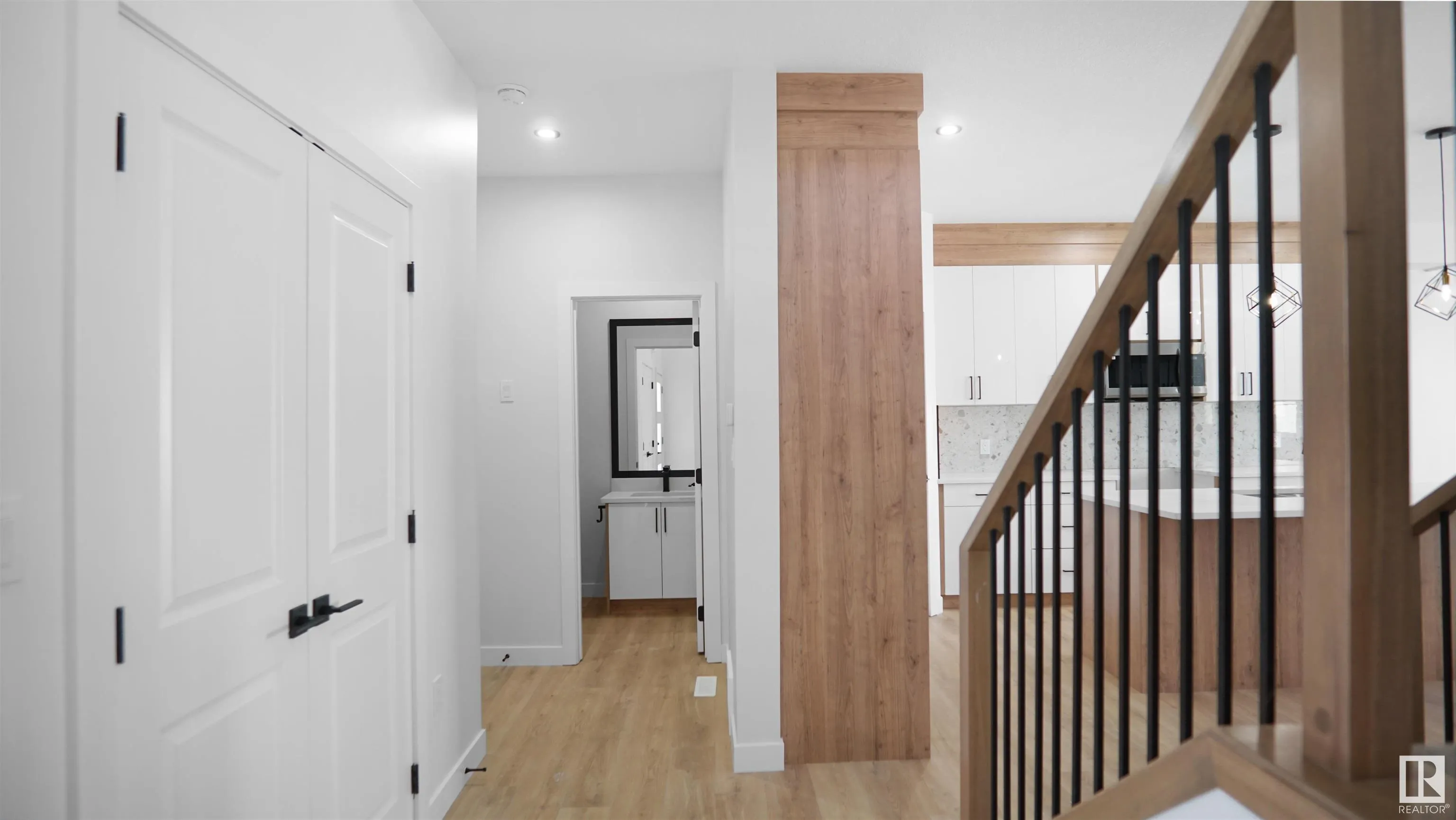 4 AXELWOOD CRESENT