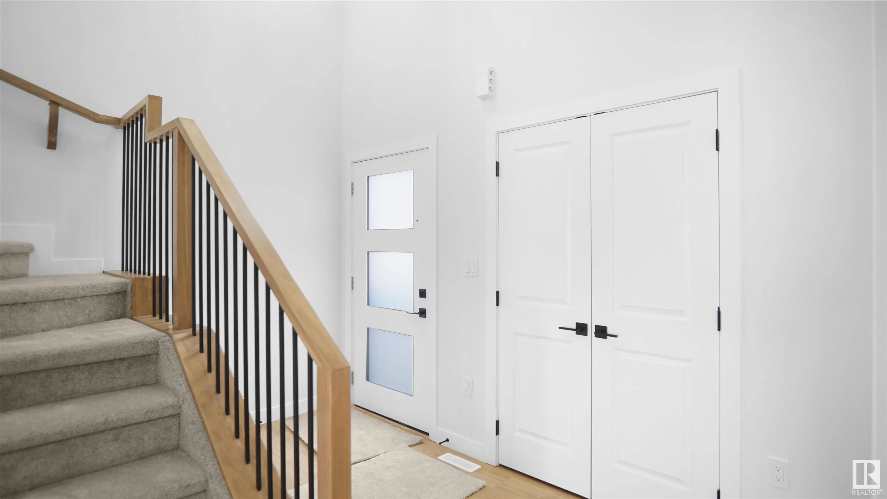 4 AXELWOOD CRESENT