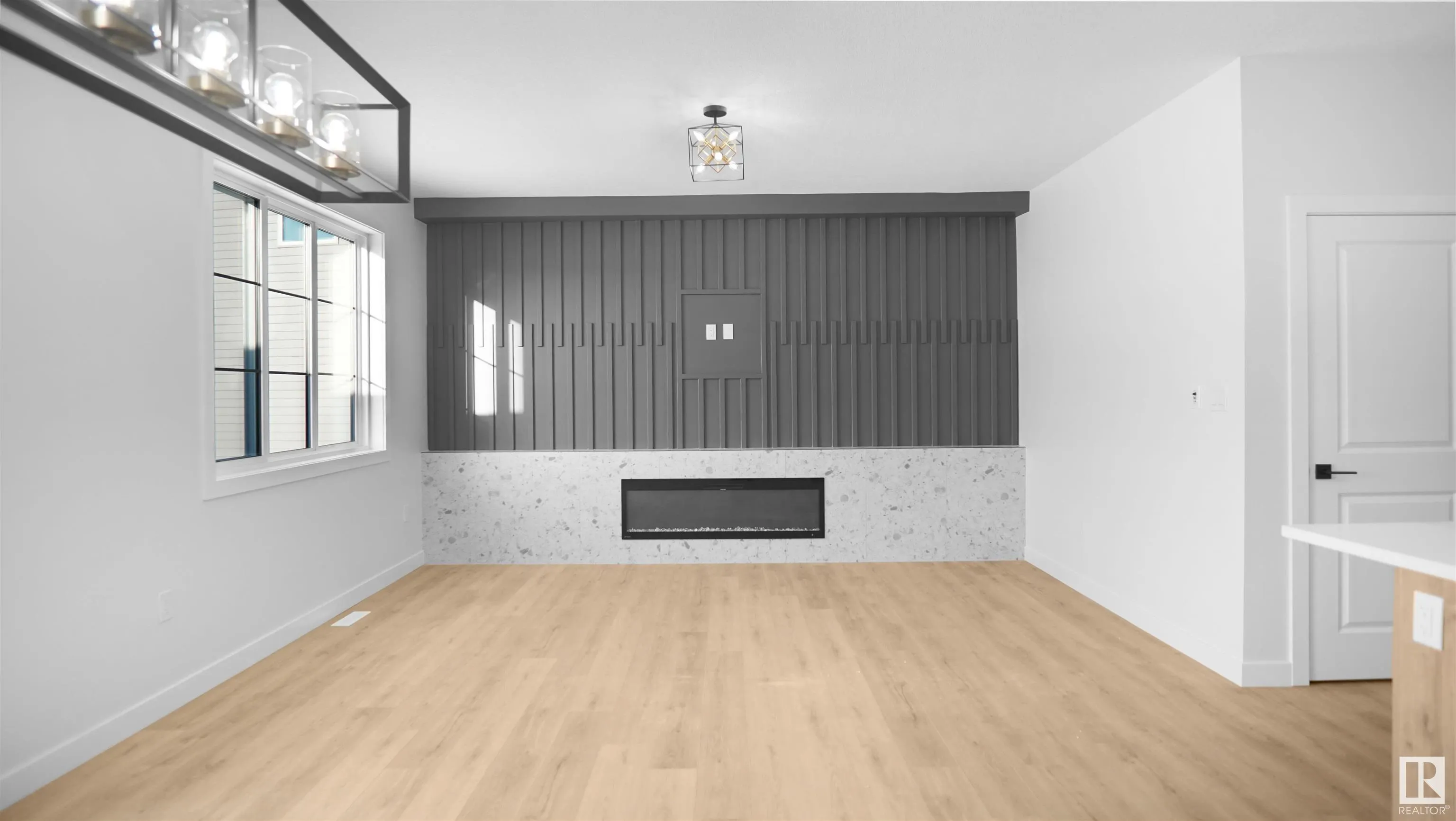 4 AXELWOOD CRESENT