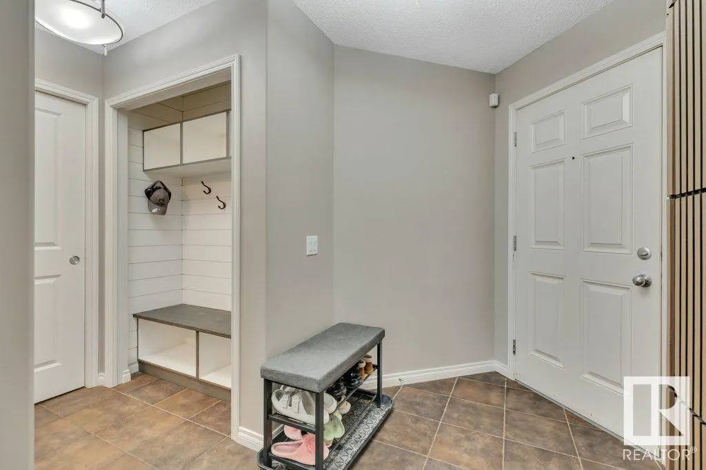 628 FOXTAIL Lane