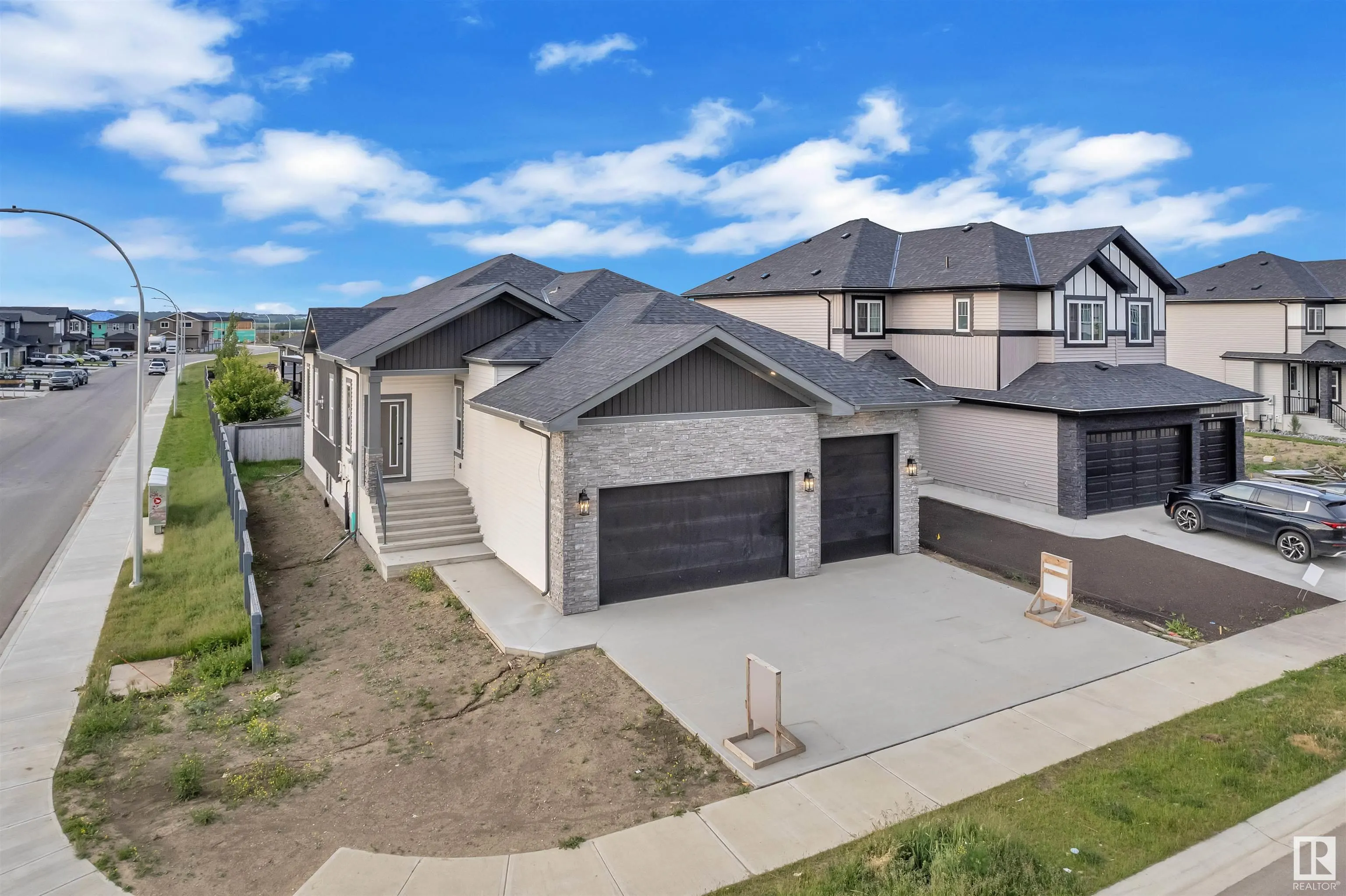 30 AVONLEA Way