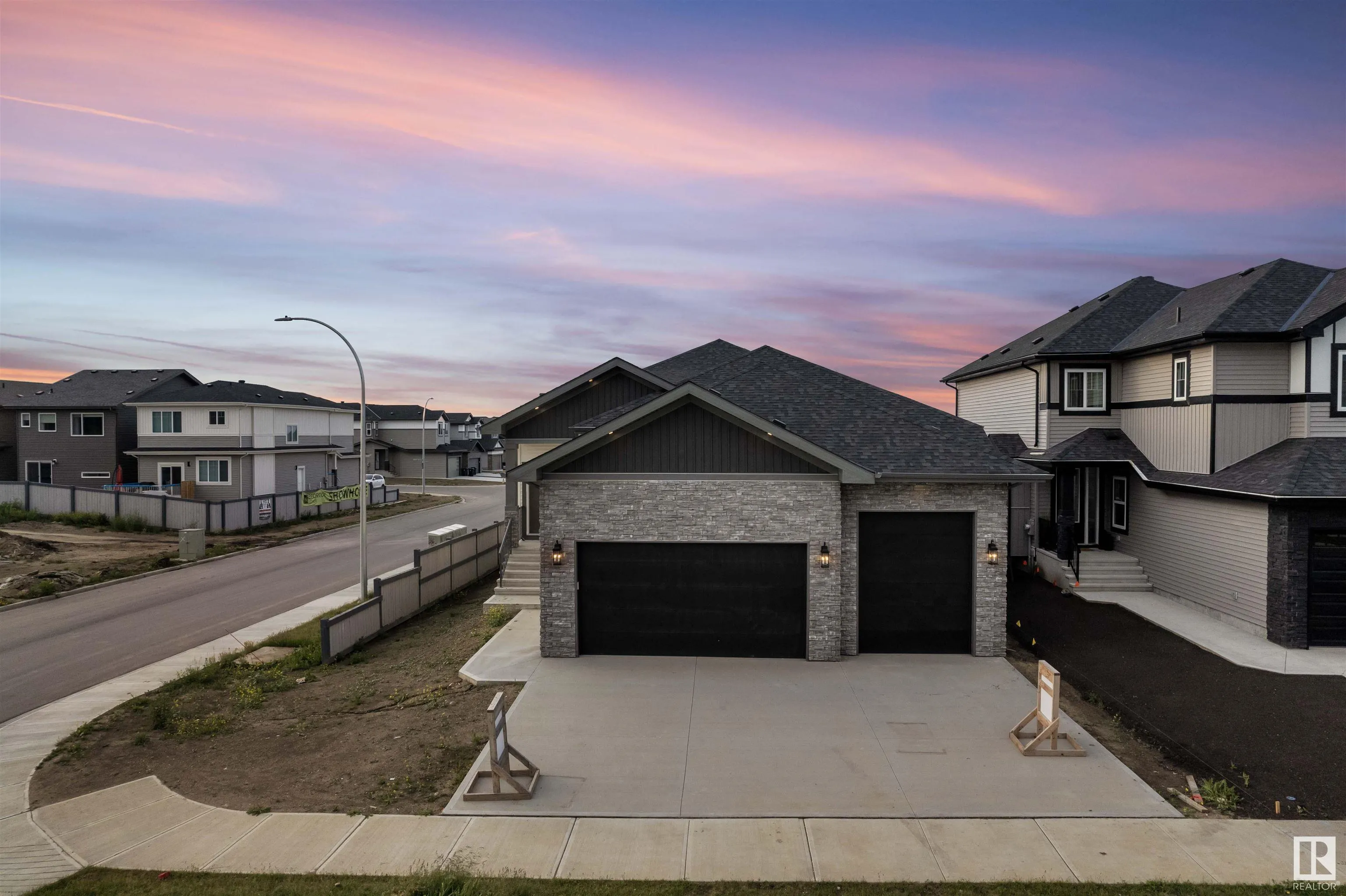 30 AVONLEA Way