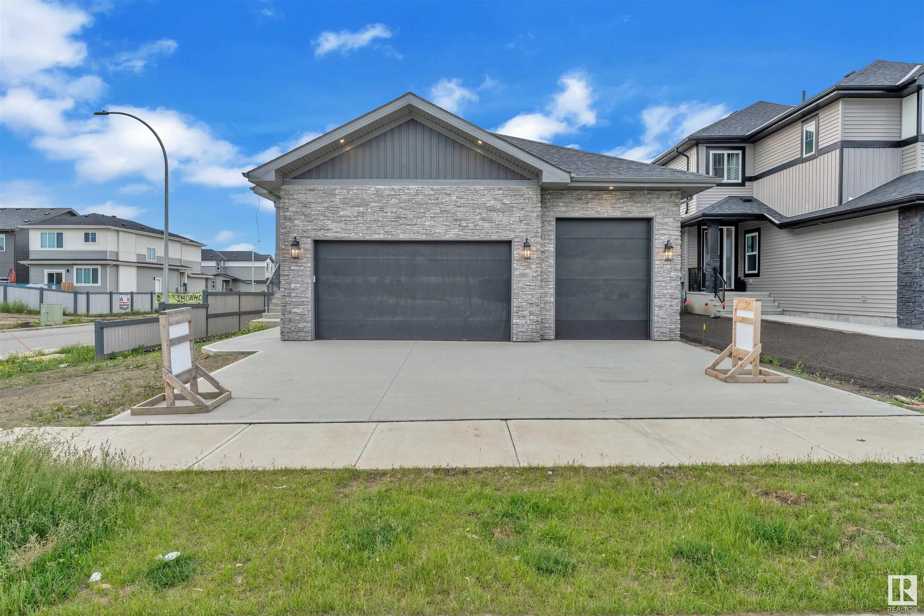 30 AVONLEA Way