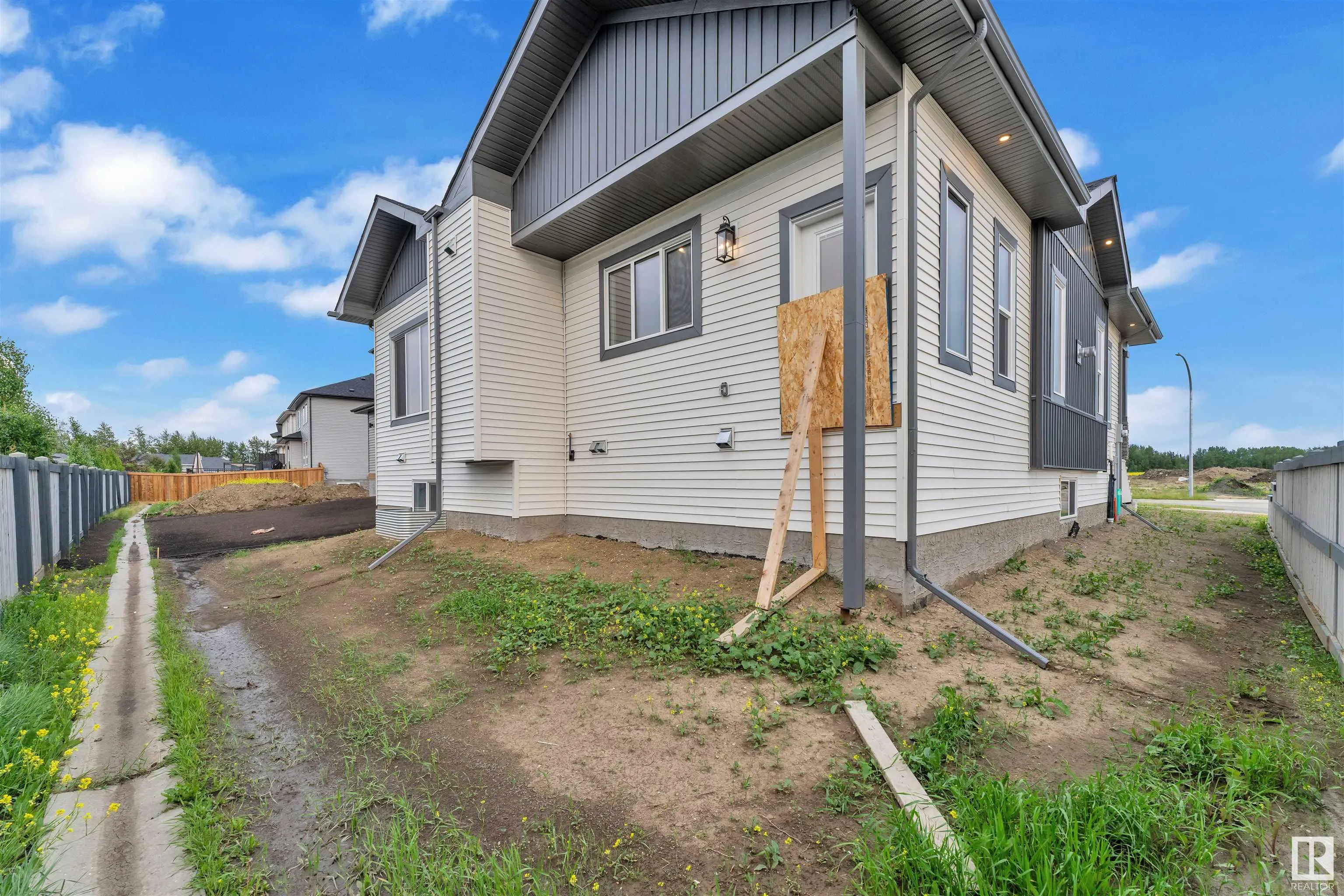 30 AVONLEA Way