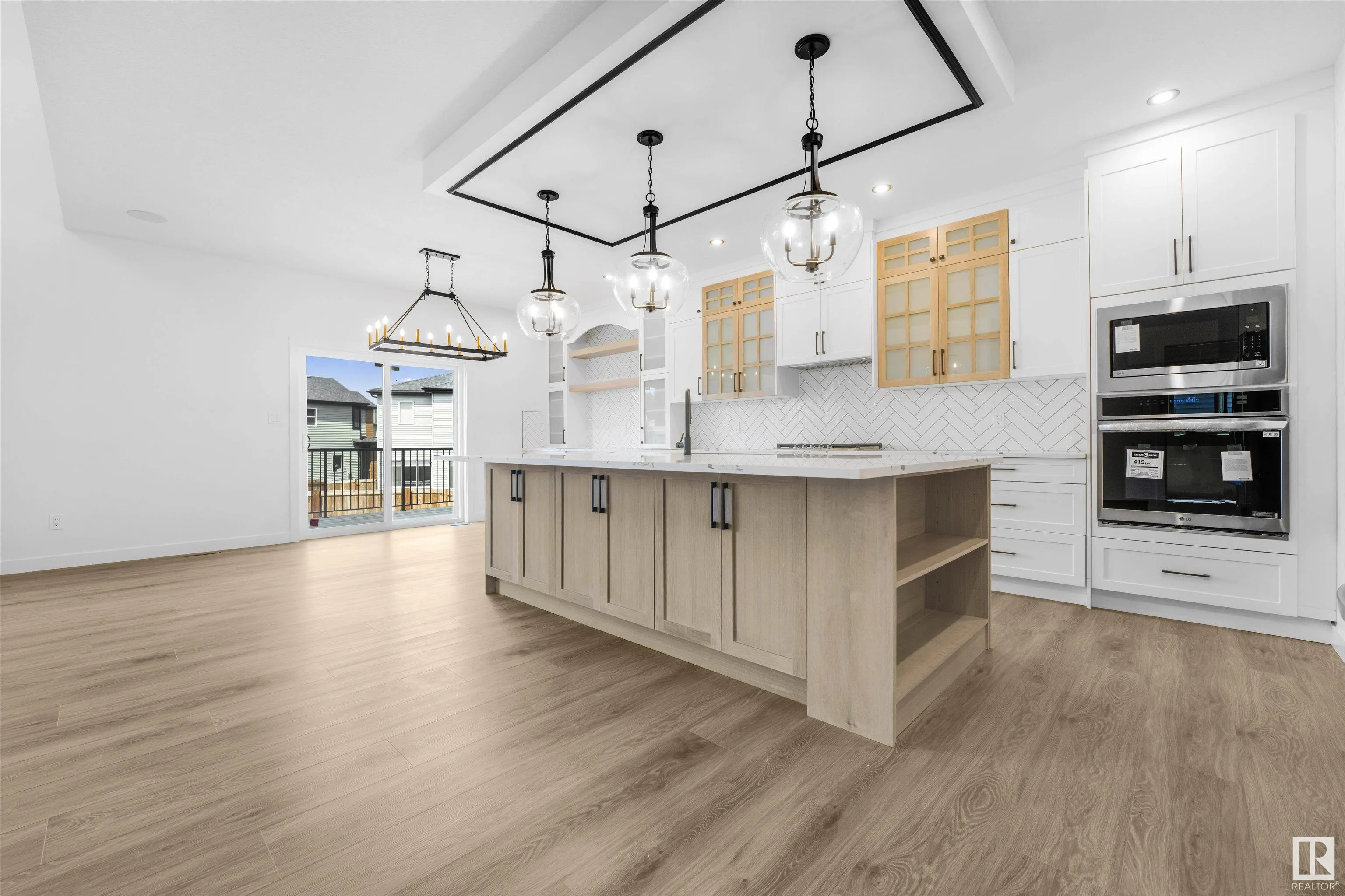 48 GRASSVIEW Crescent