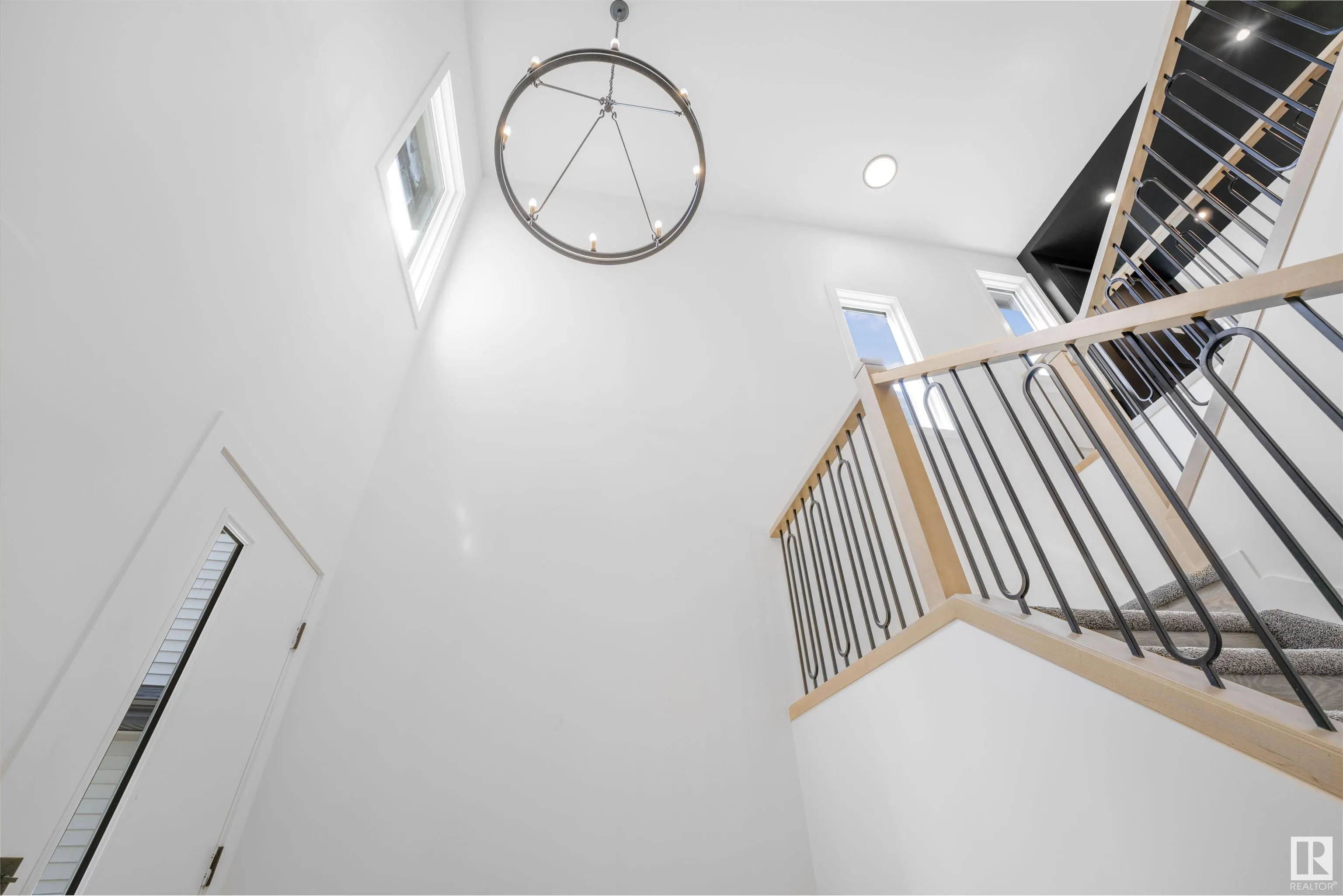 48 GRASSVIEW Crescent