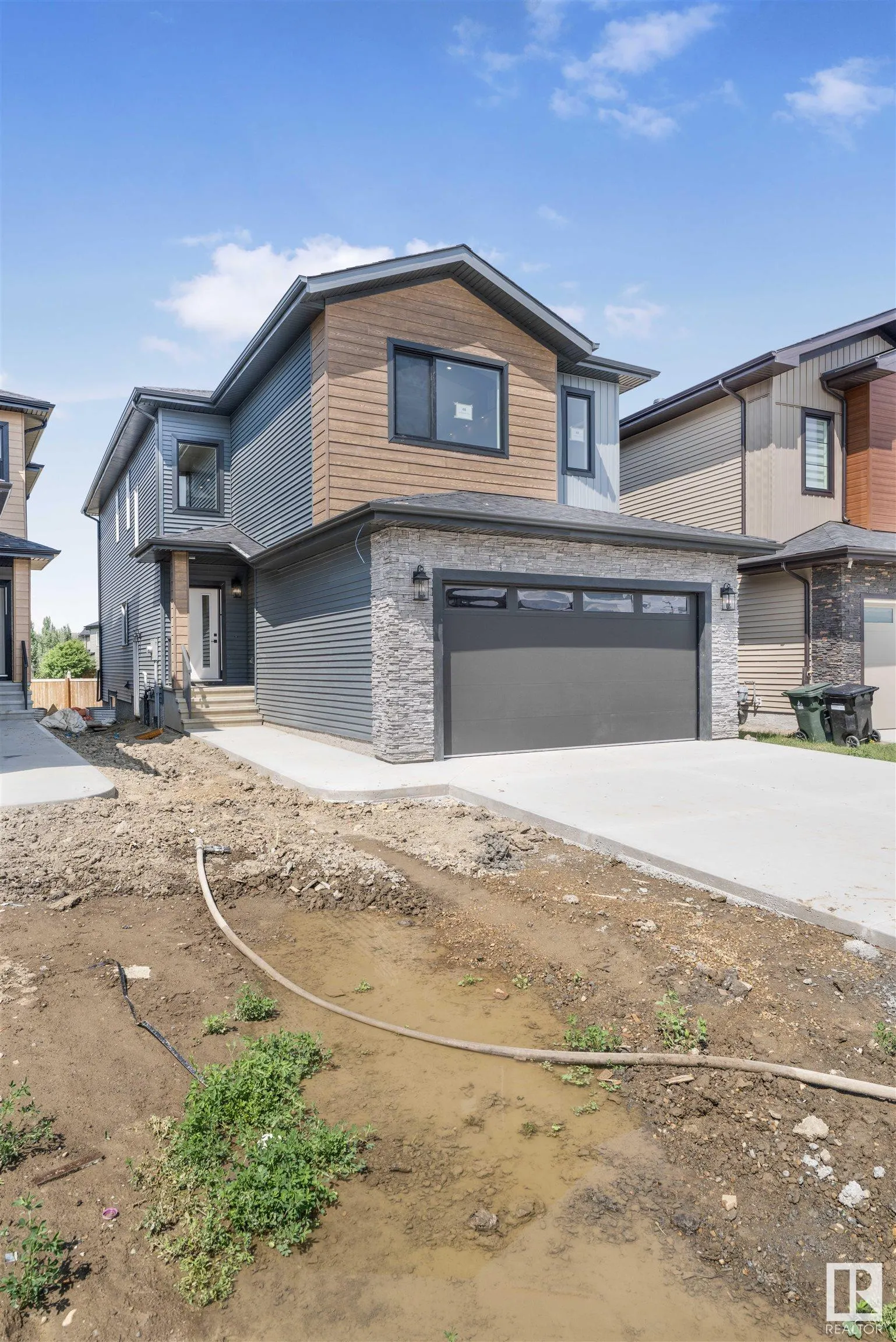 48 GRASSVIEW Crescent