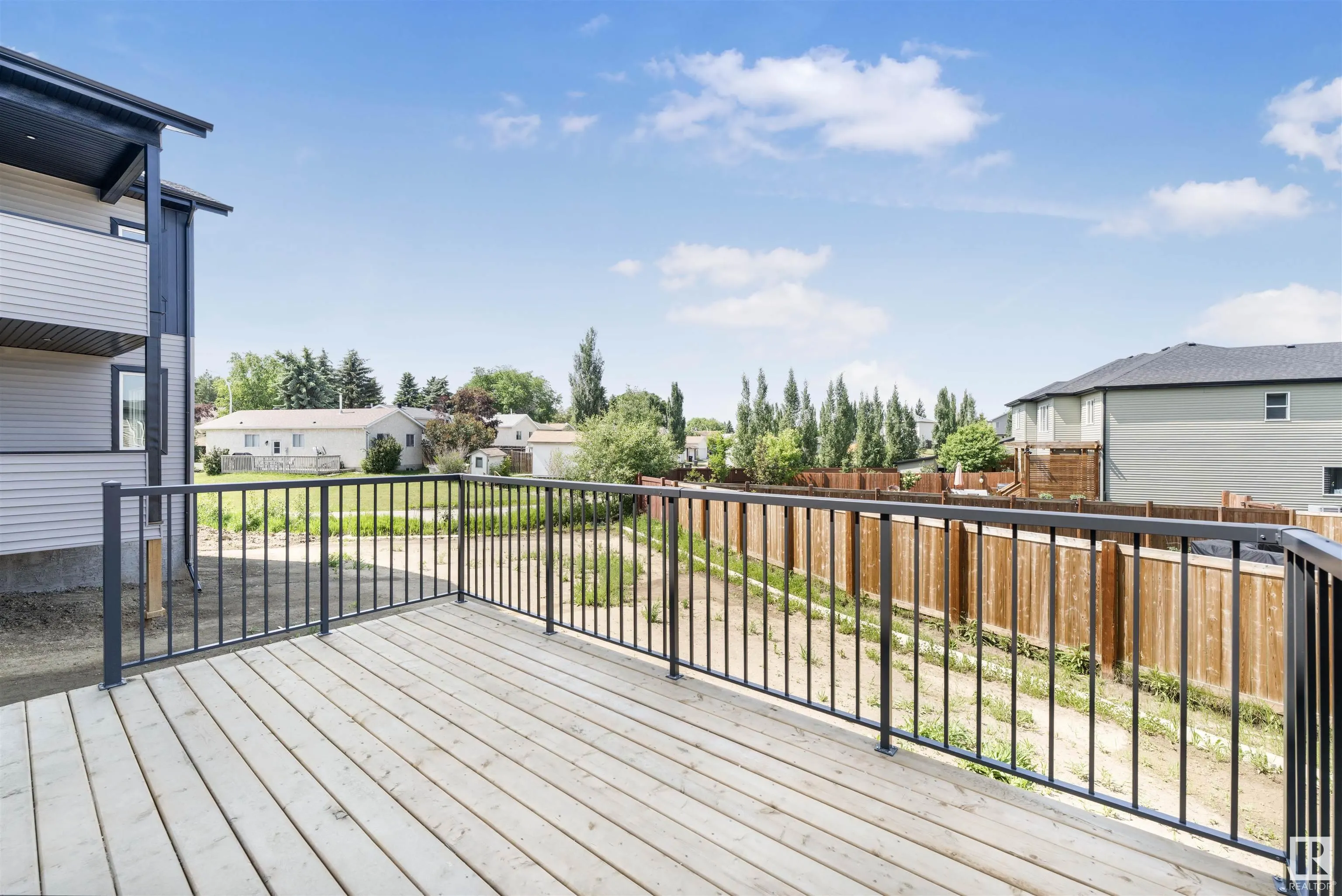 48 GRASSVIEW Crescent