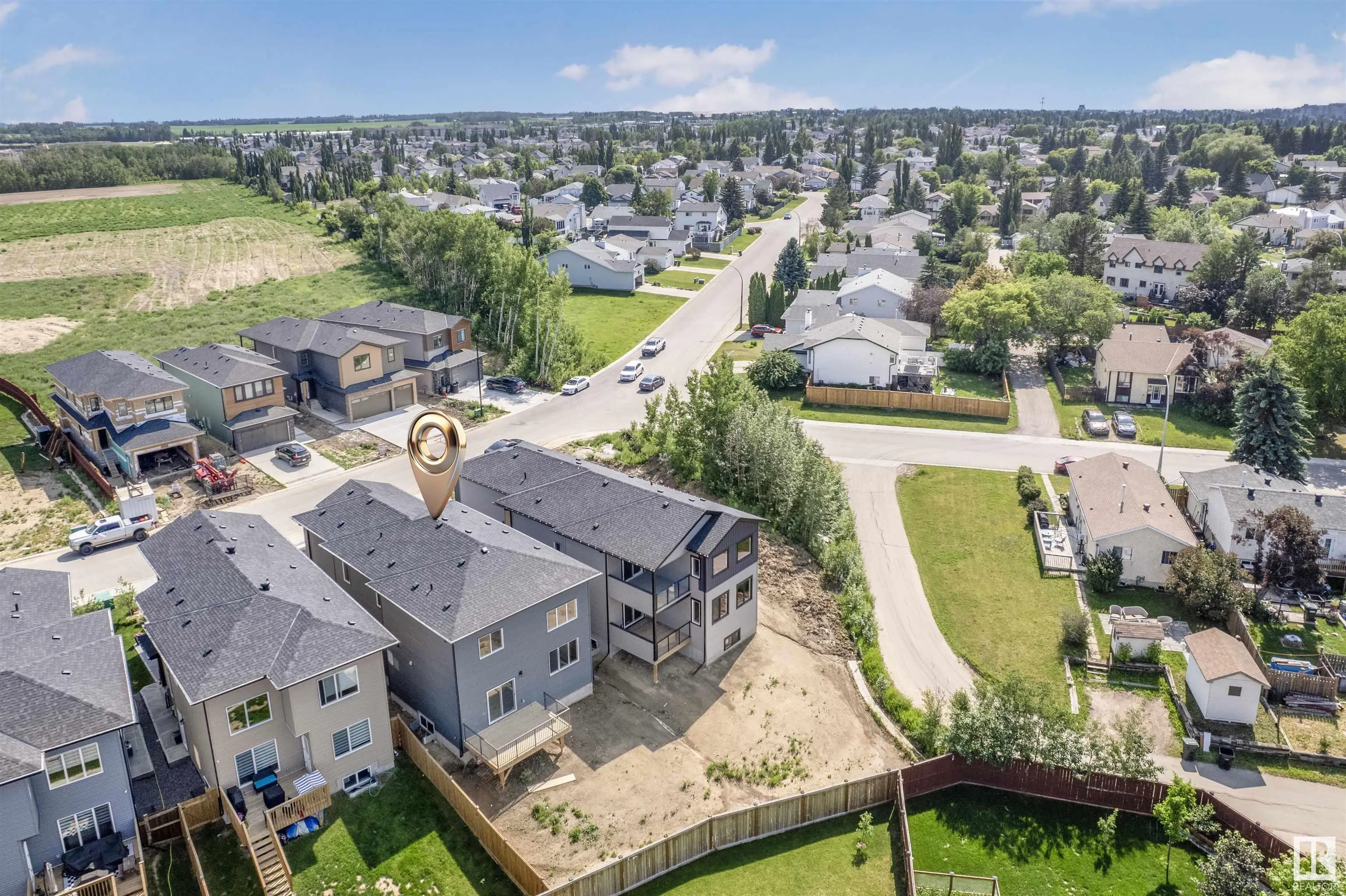 48 GRASSVIEW Crescent