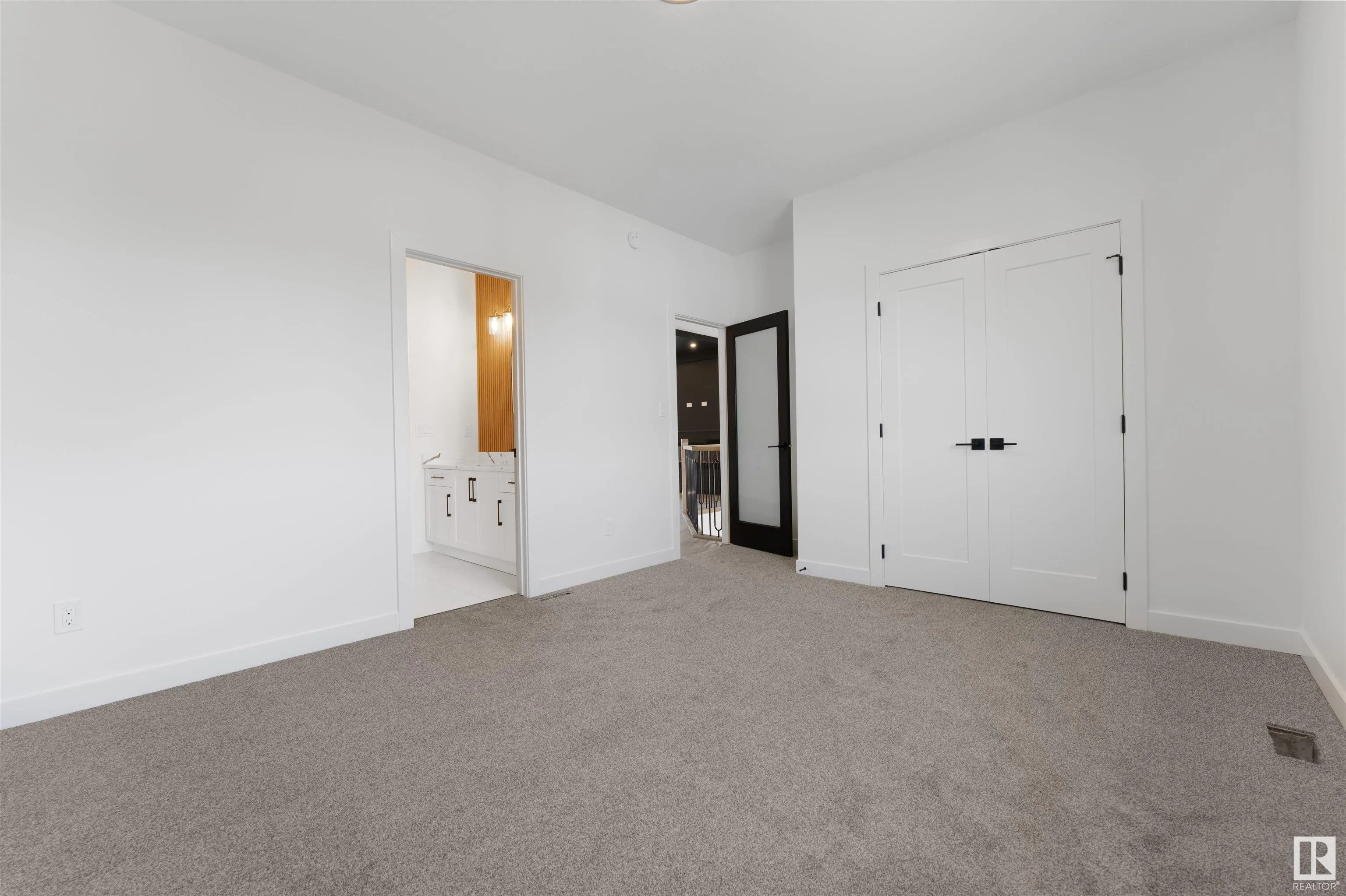 48 GRASSVIEW Crescent