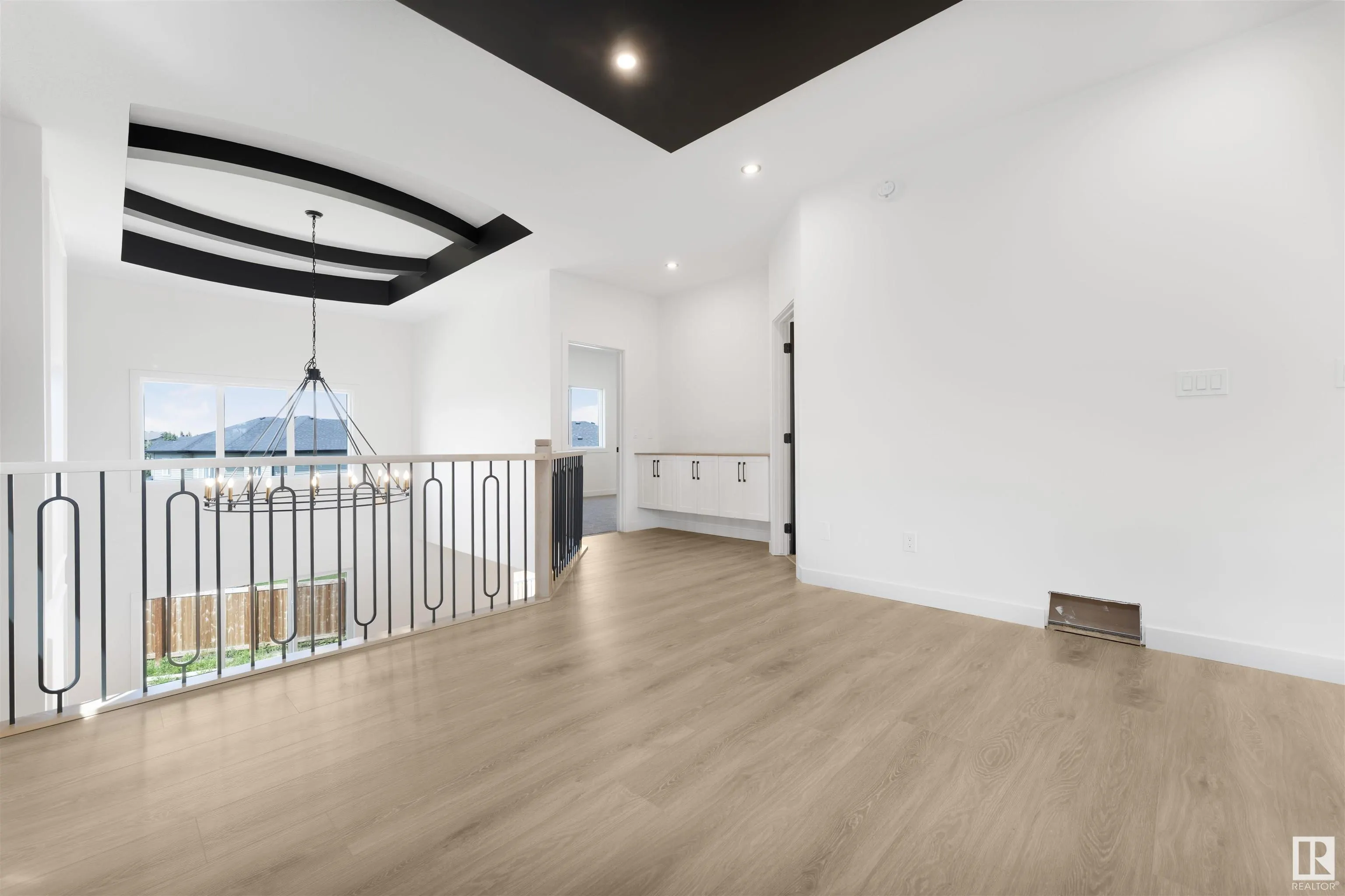 48 GRASSVIEW Crescent