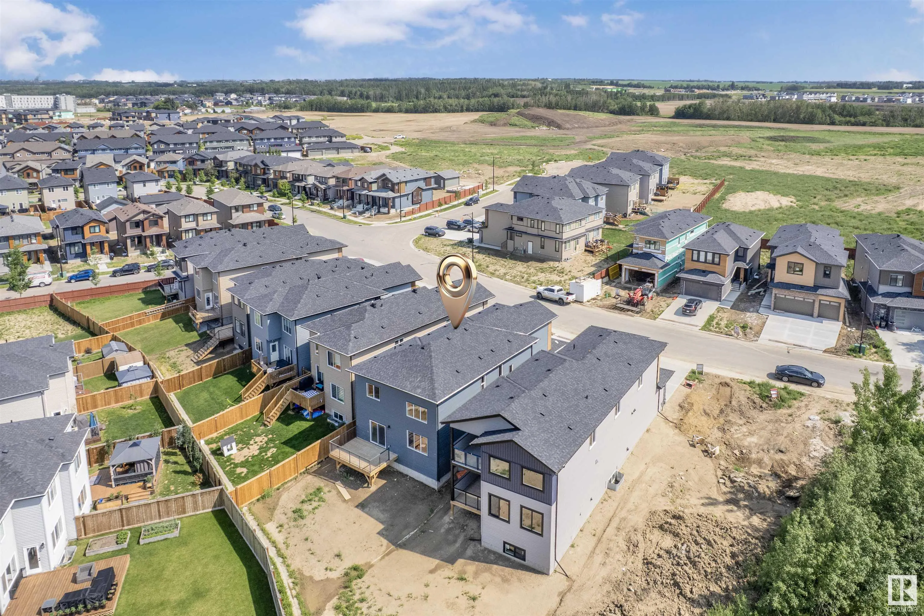 48 GRASSVIEW Crescent
