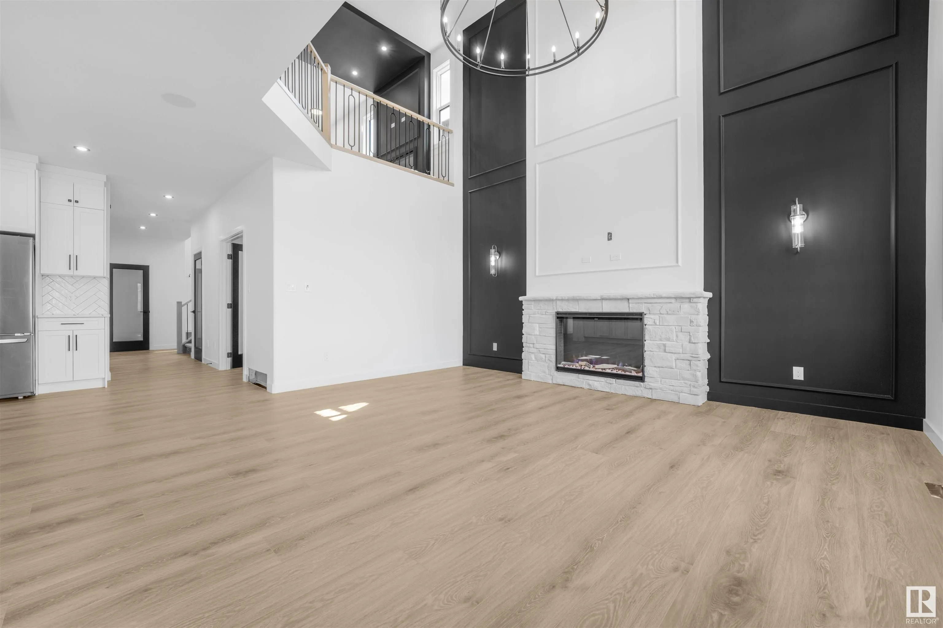 48 GRASSVIEW Crescent