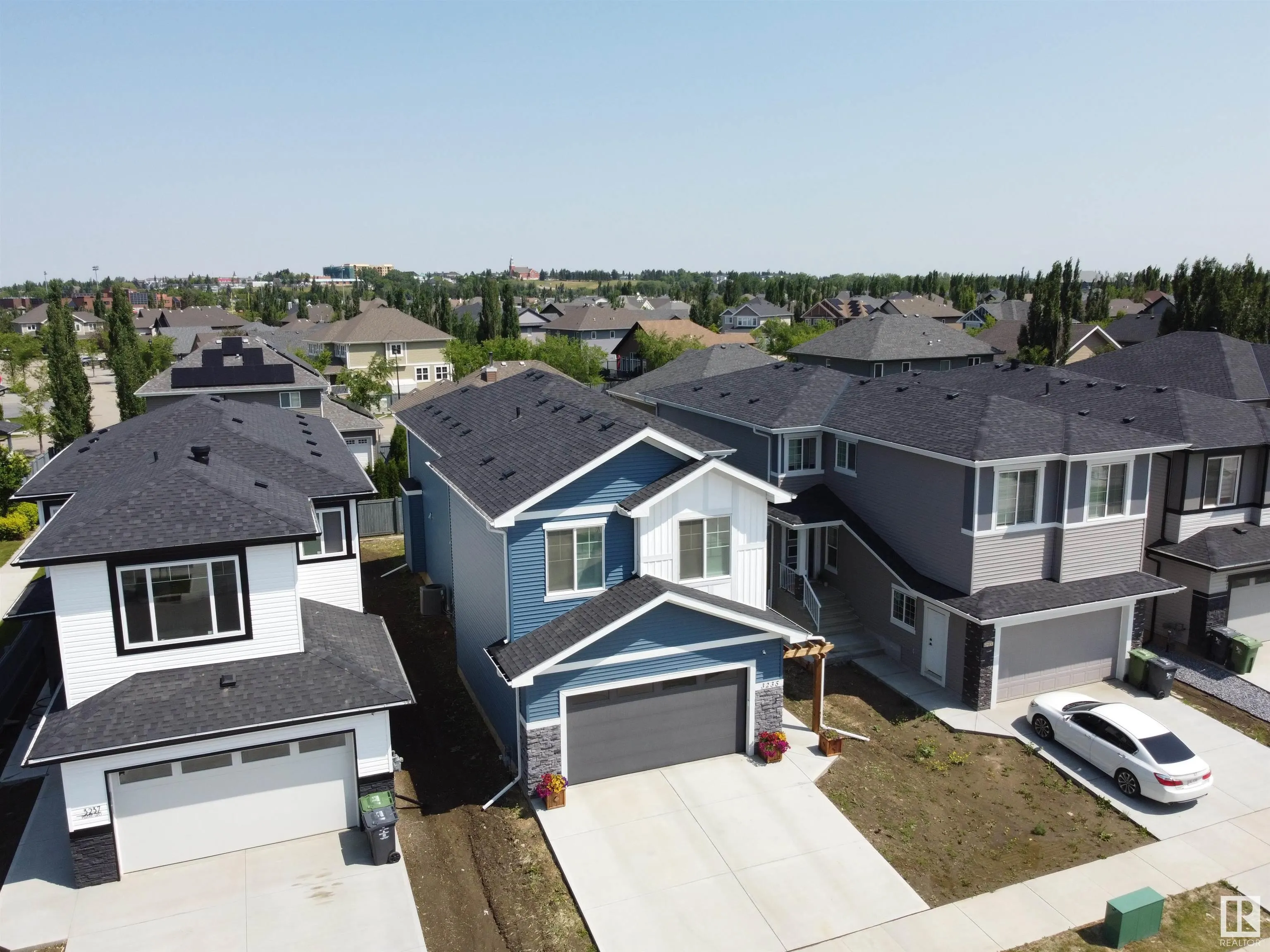 3235 PELERIN Crescent