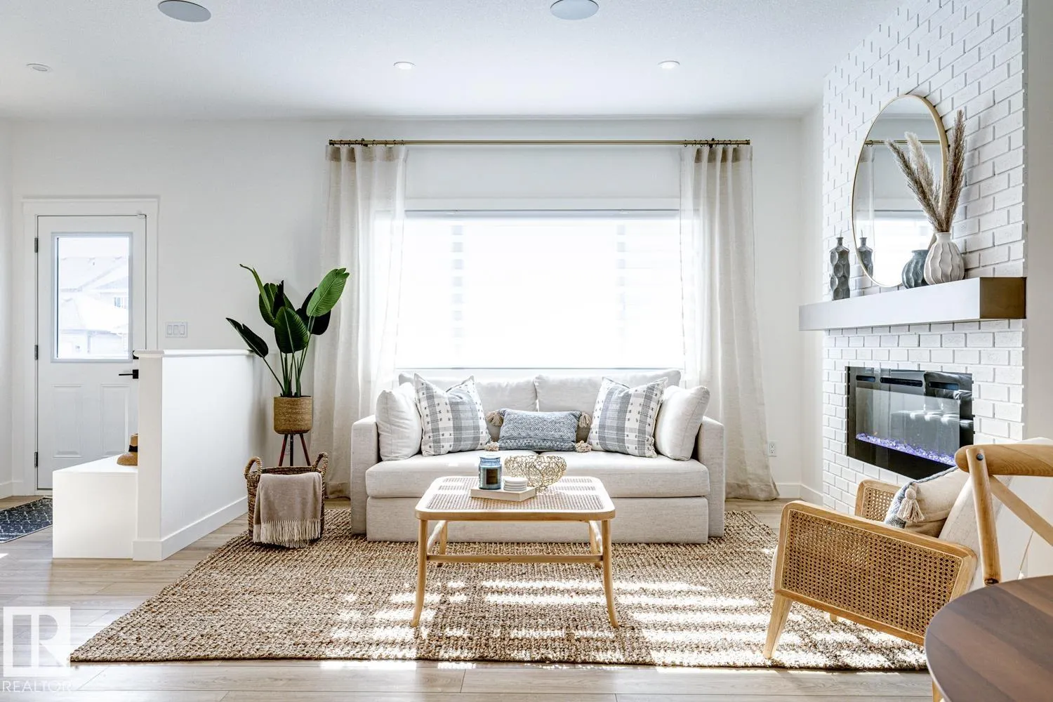 301 Juniper Cove