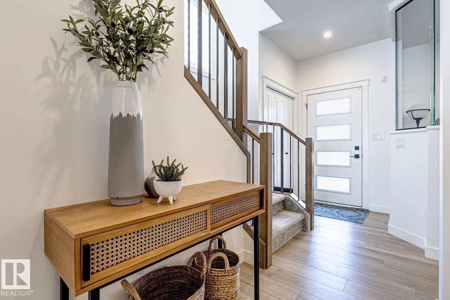 301 Juniper Cove