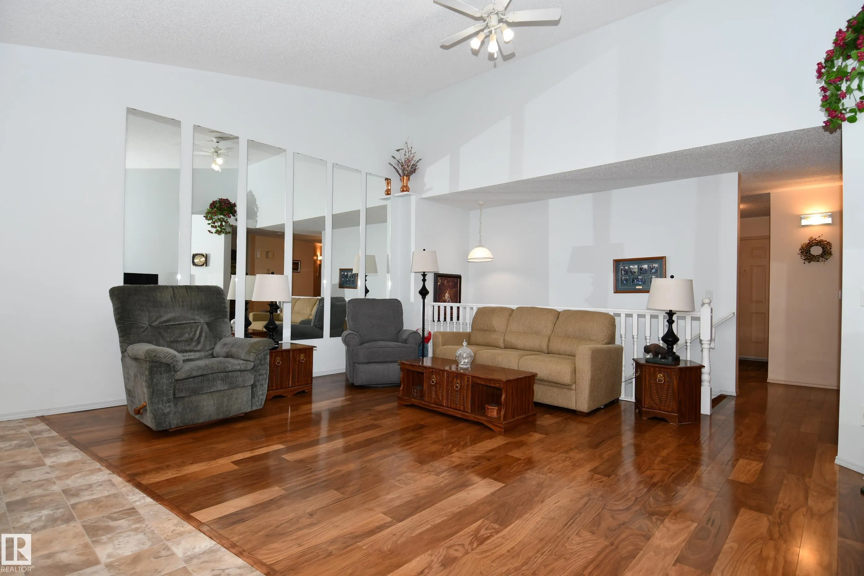 117 LAKESIDE Place