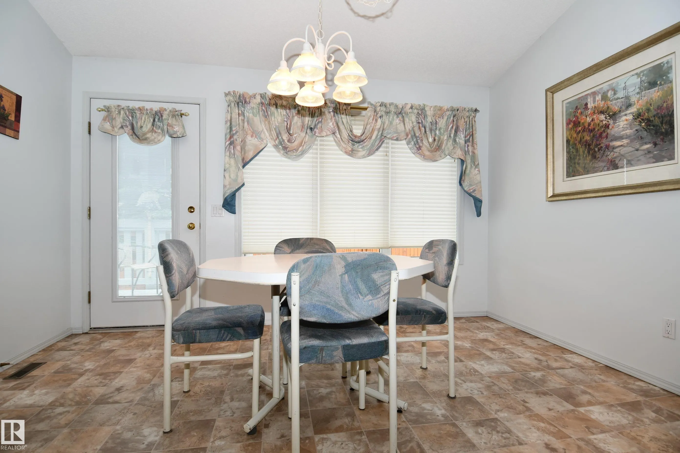 117 LAKESIDE Place
