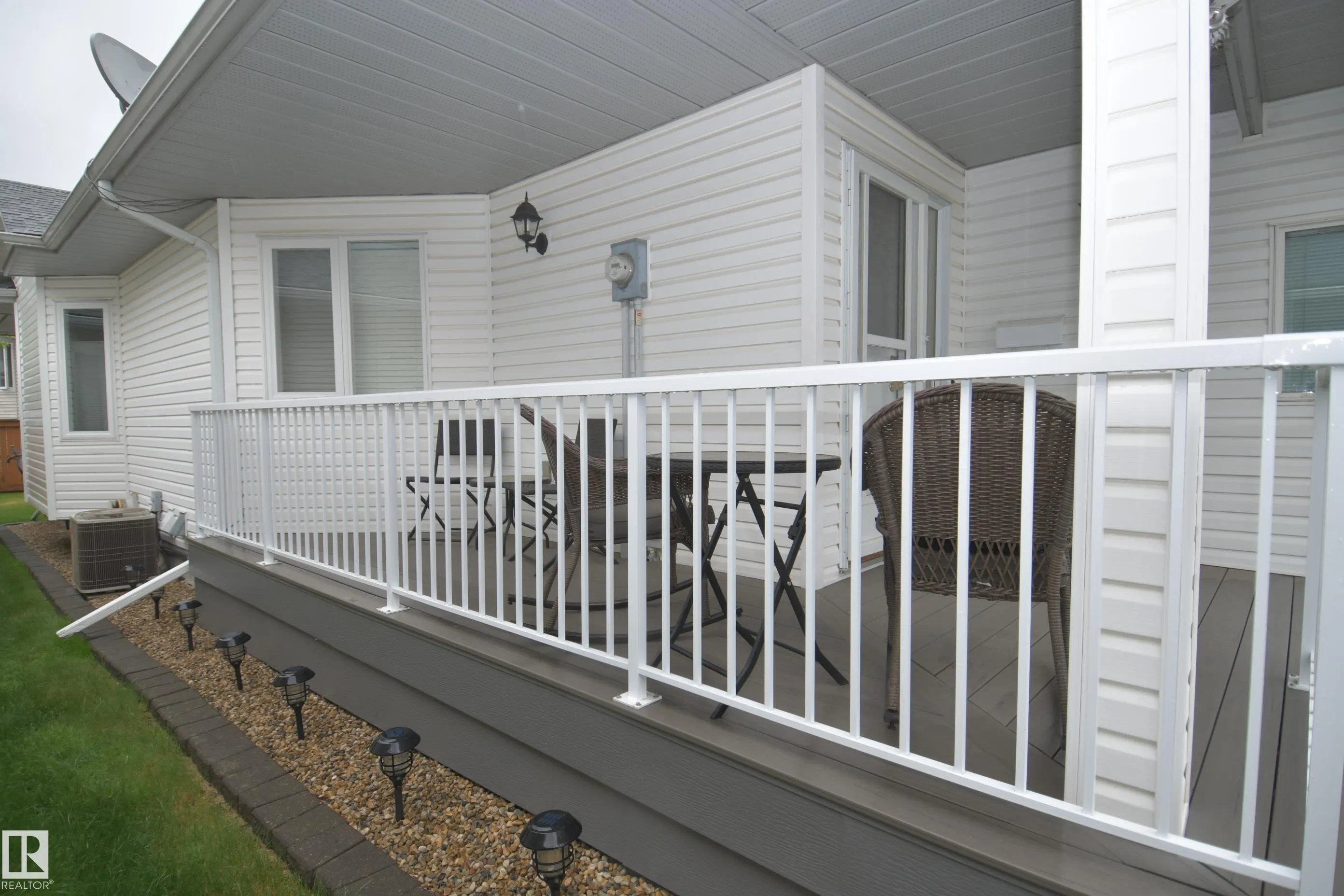 117 LAKESIDE Place