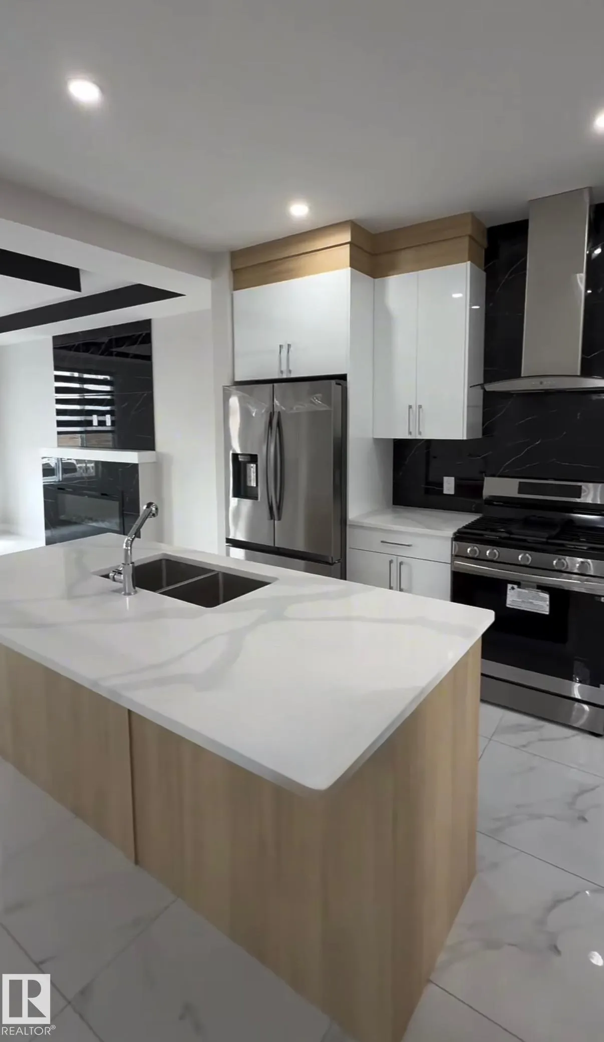 19 Westwyck LI