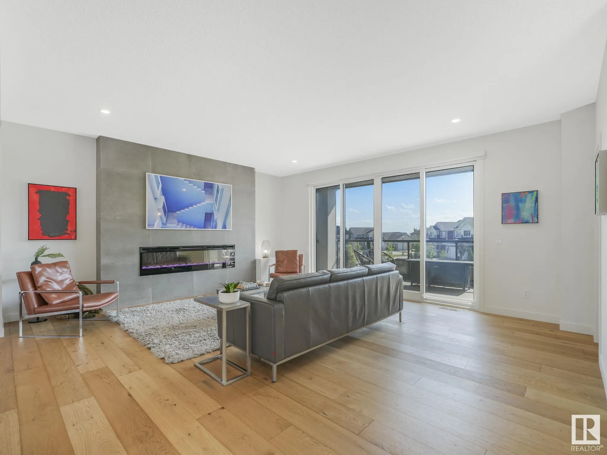 42 LADEROUTE Place