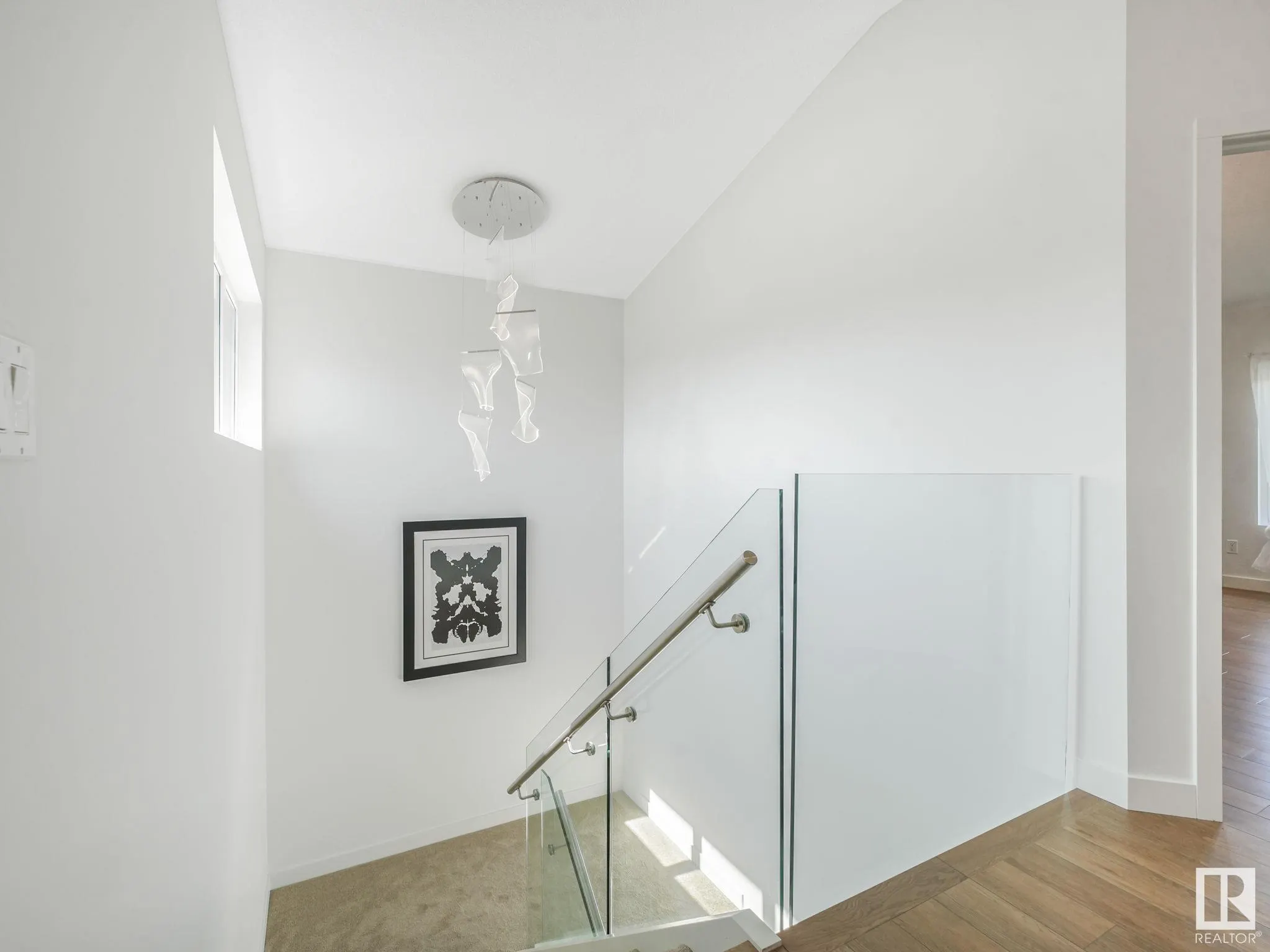 42 LADEROUTE Place