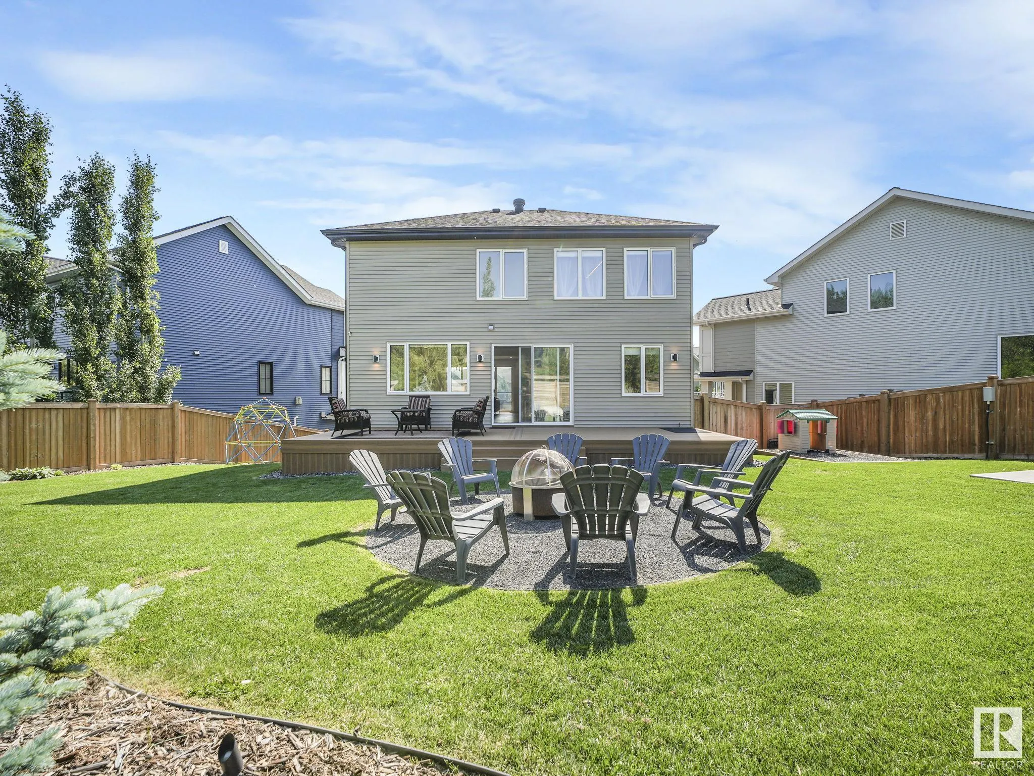 42 LADEROUTE Place