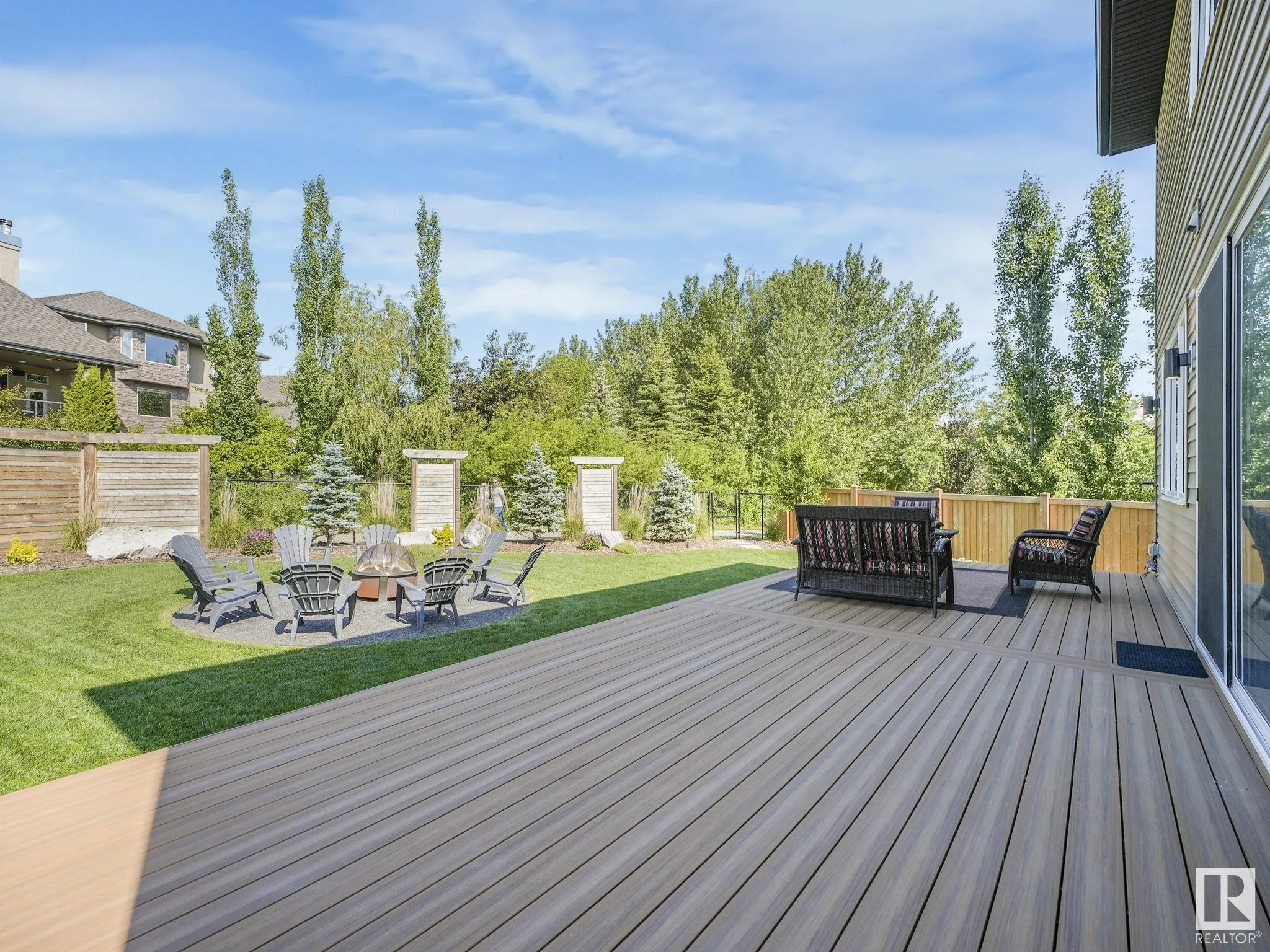 42 LADEROUTE Place