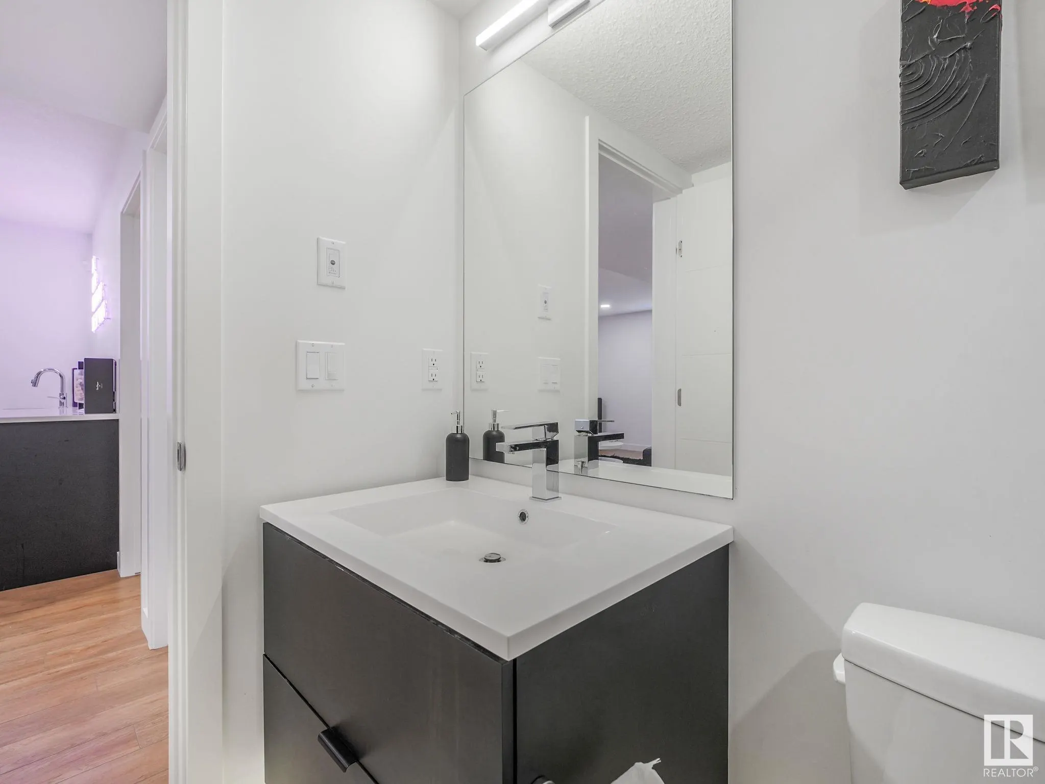 42 LADEROUTE Place