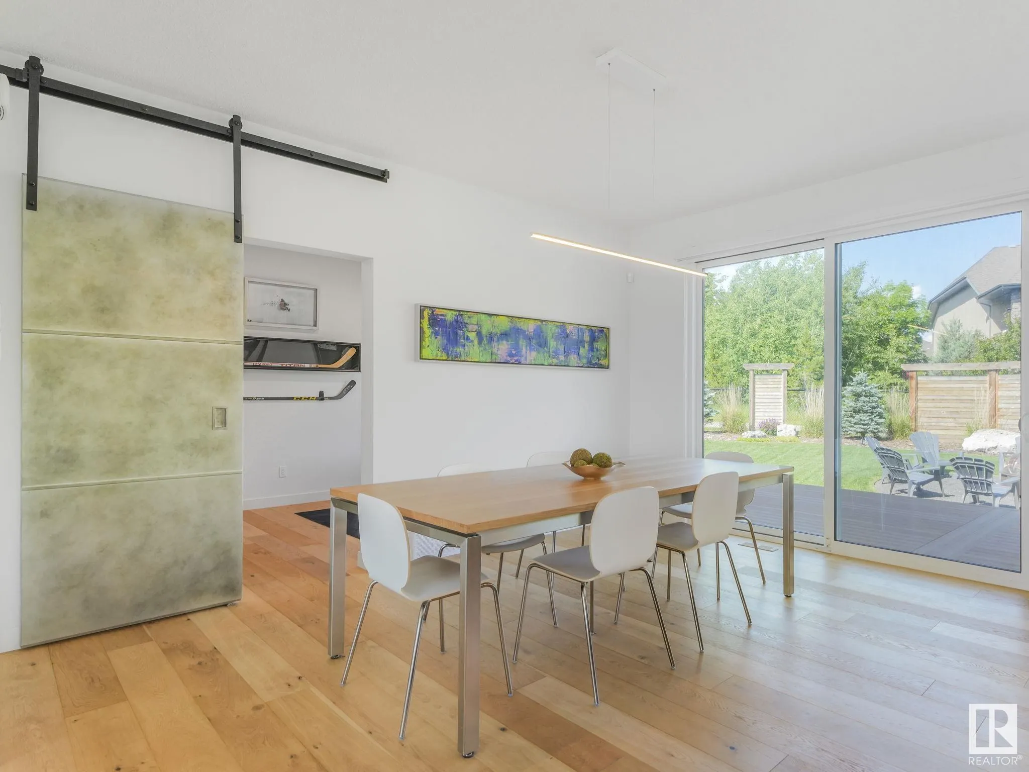 42 LADEROUTE Place