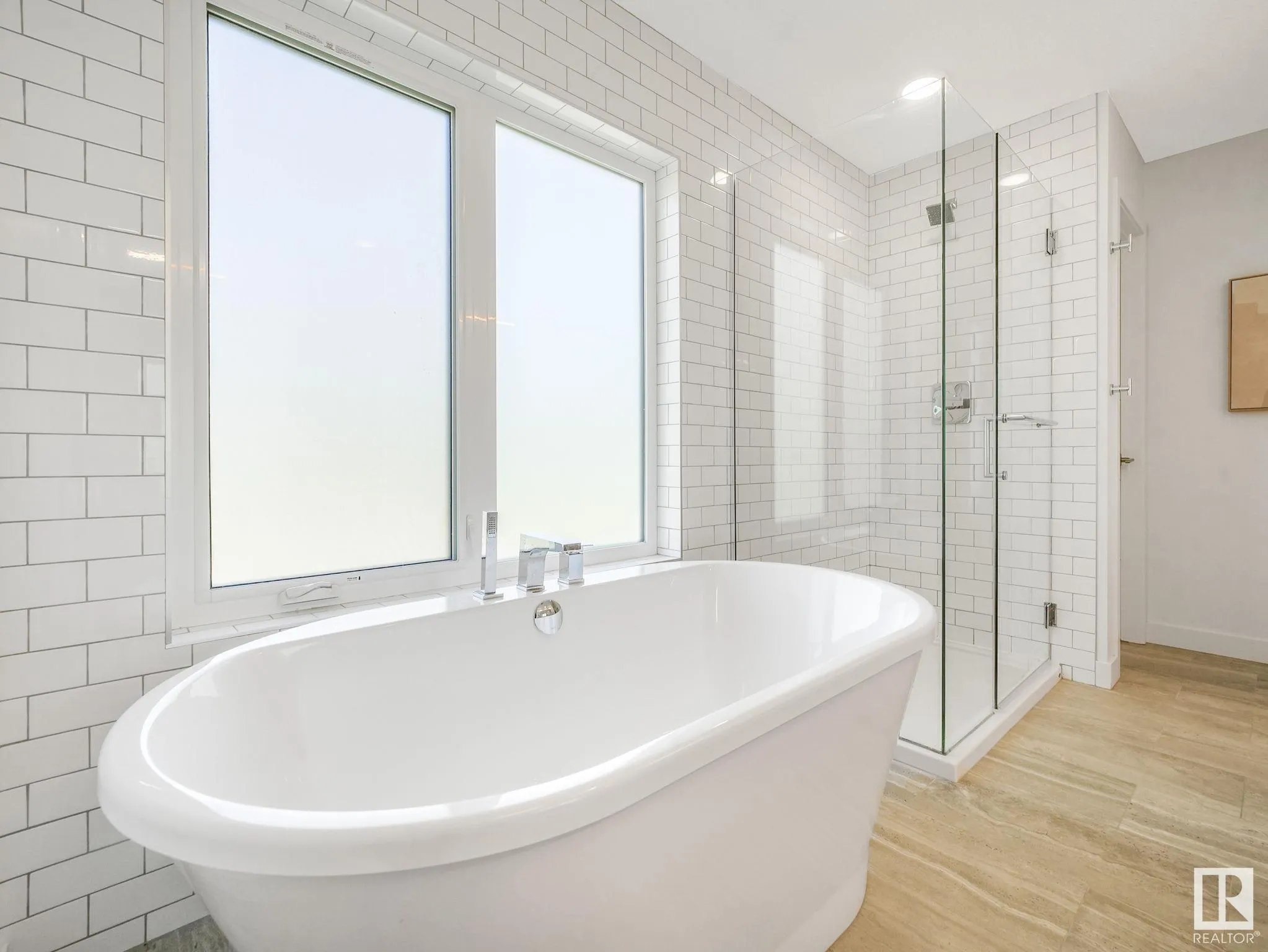 42 LADEROUTE Place