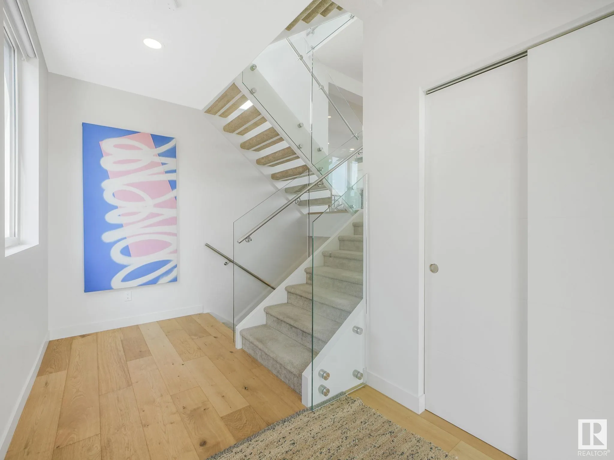 42 LADEROUTE Place