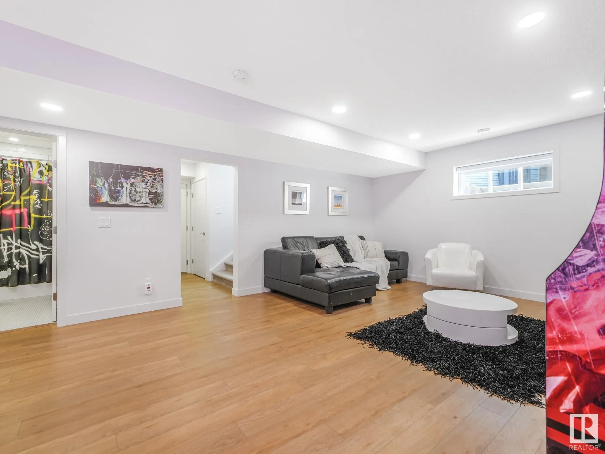 42 LADEROUTE Place