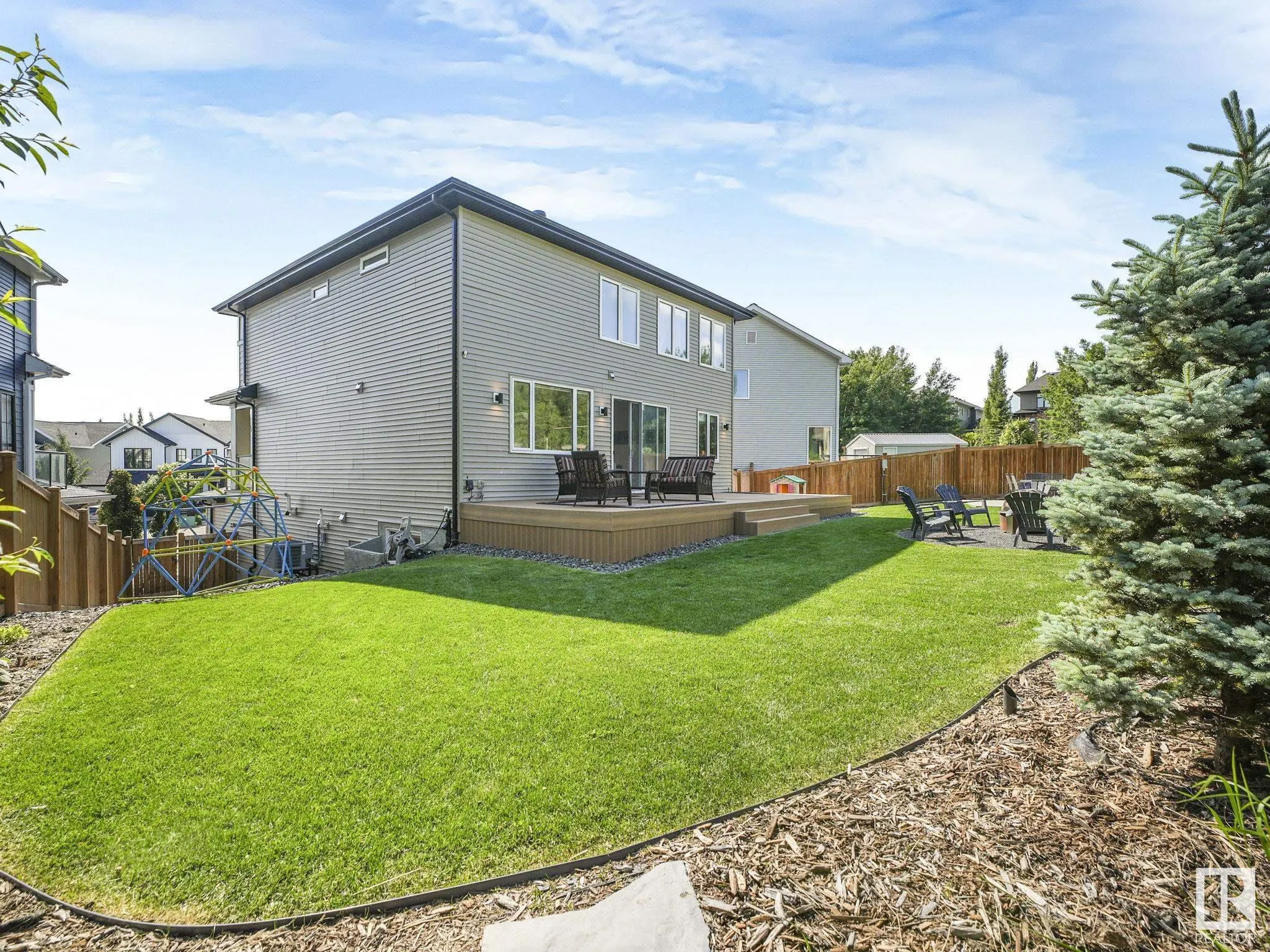 42 LADEROUTE Place