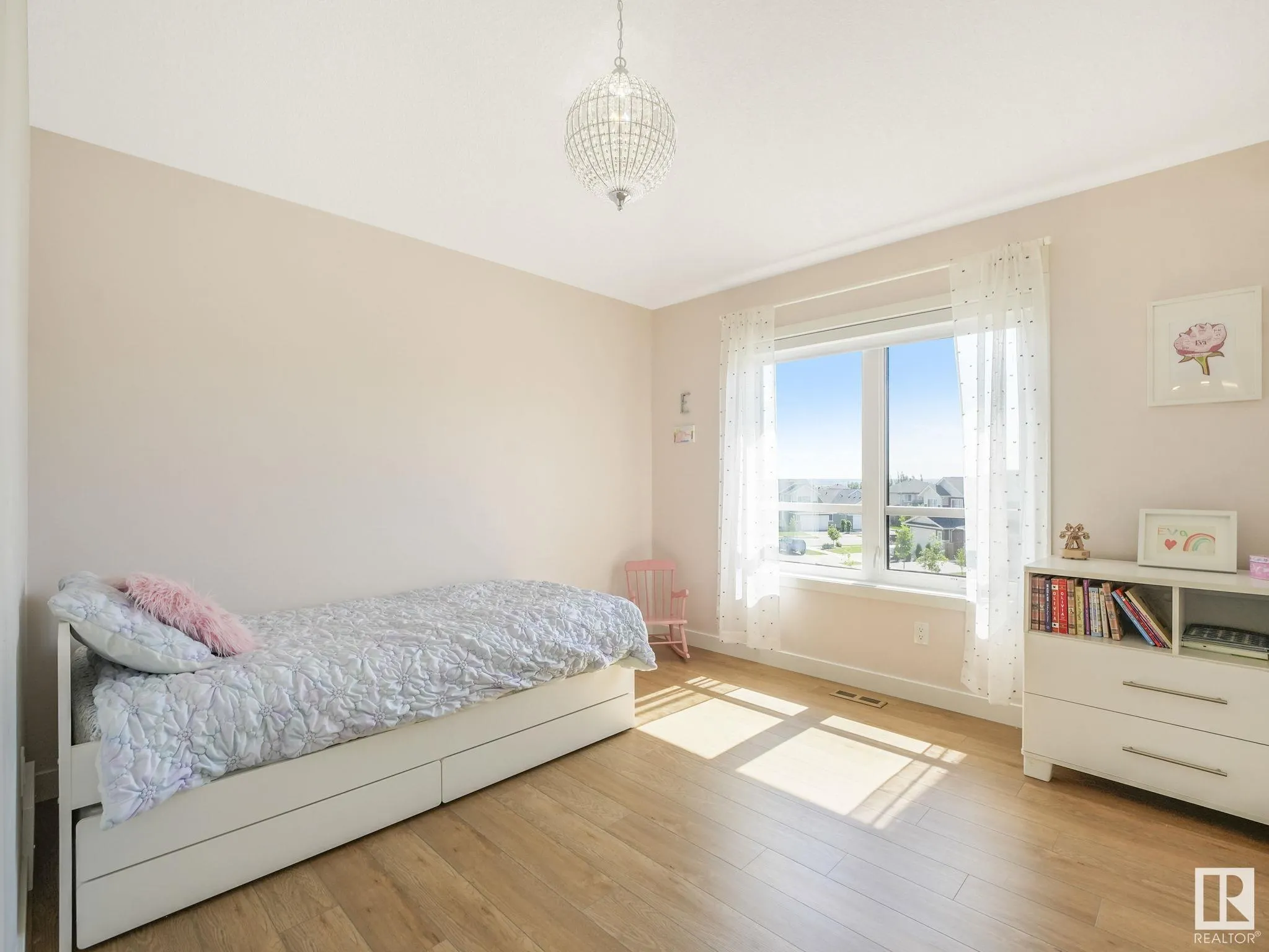 42 LADEROUTE Place